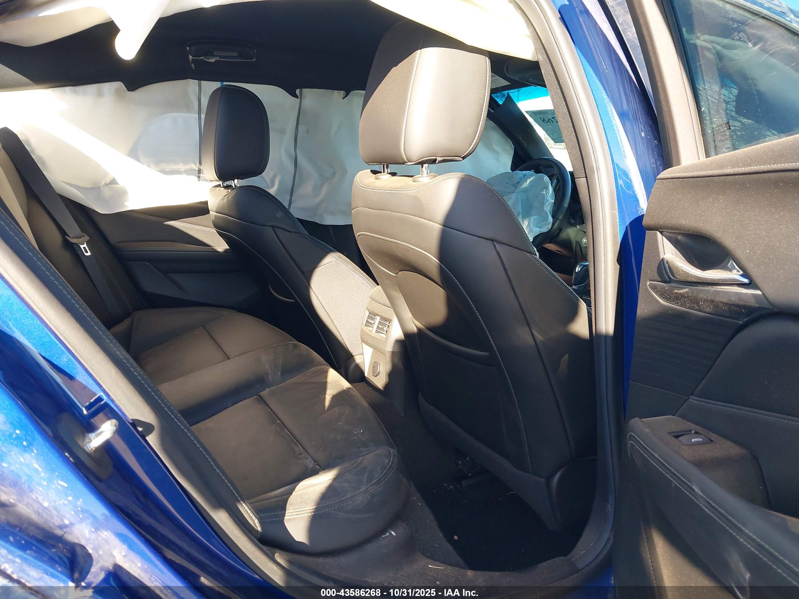 CADILLAC CT4 image 8