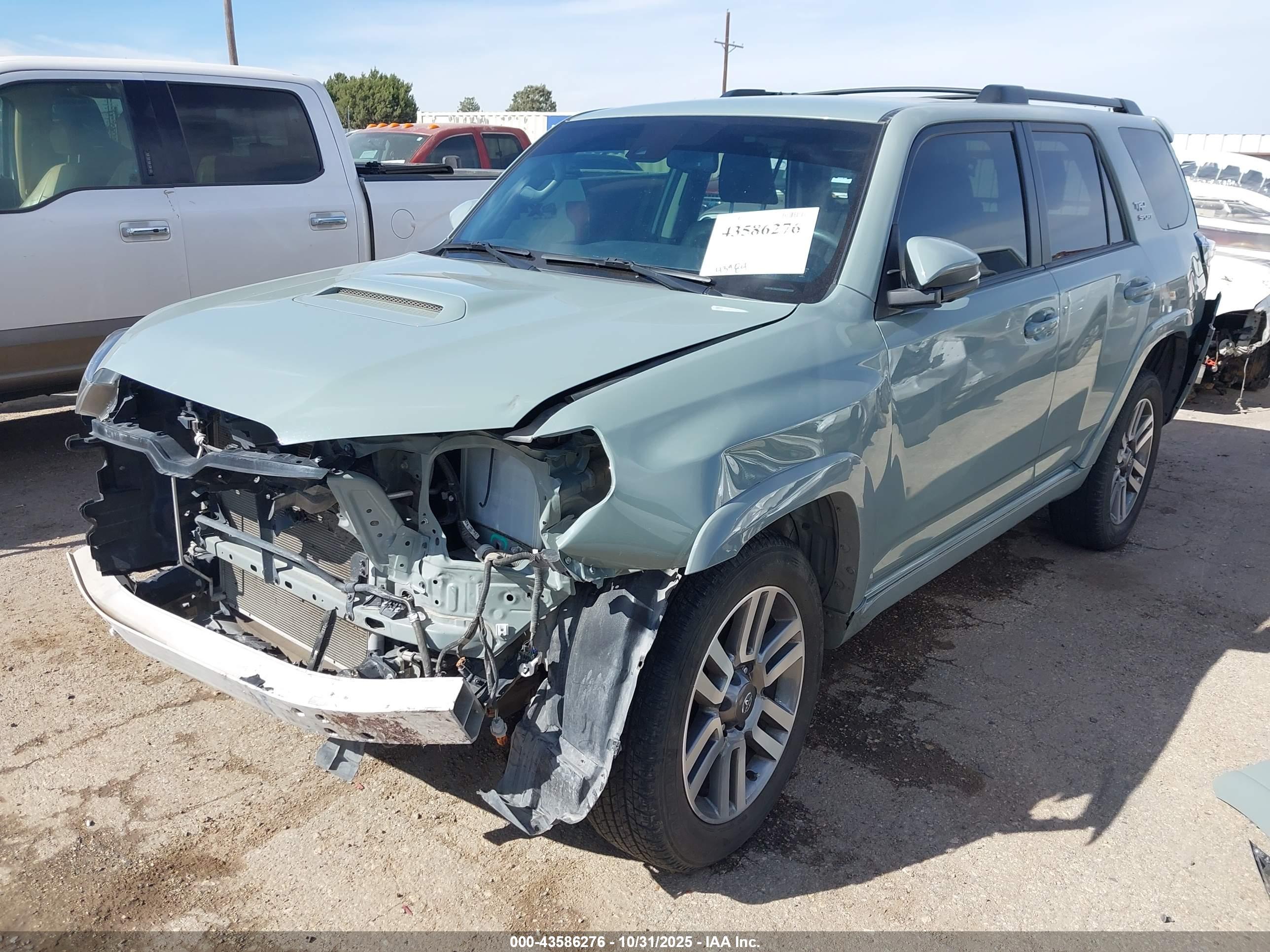 TOYOTA 4RUNNER image 2