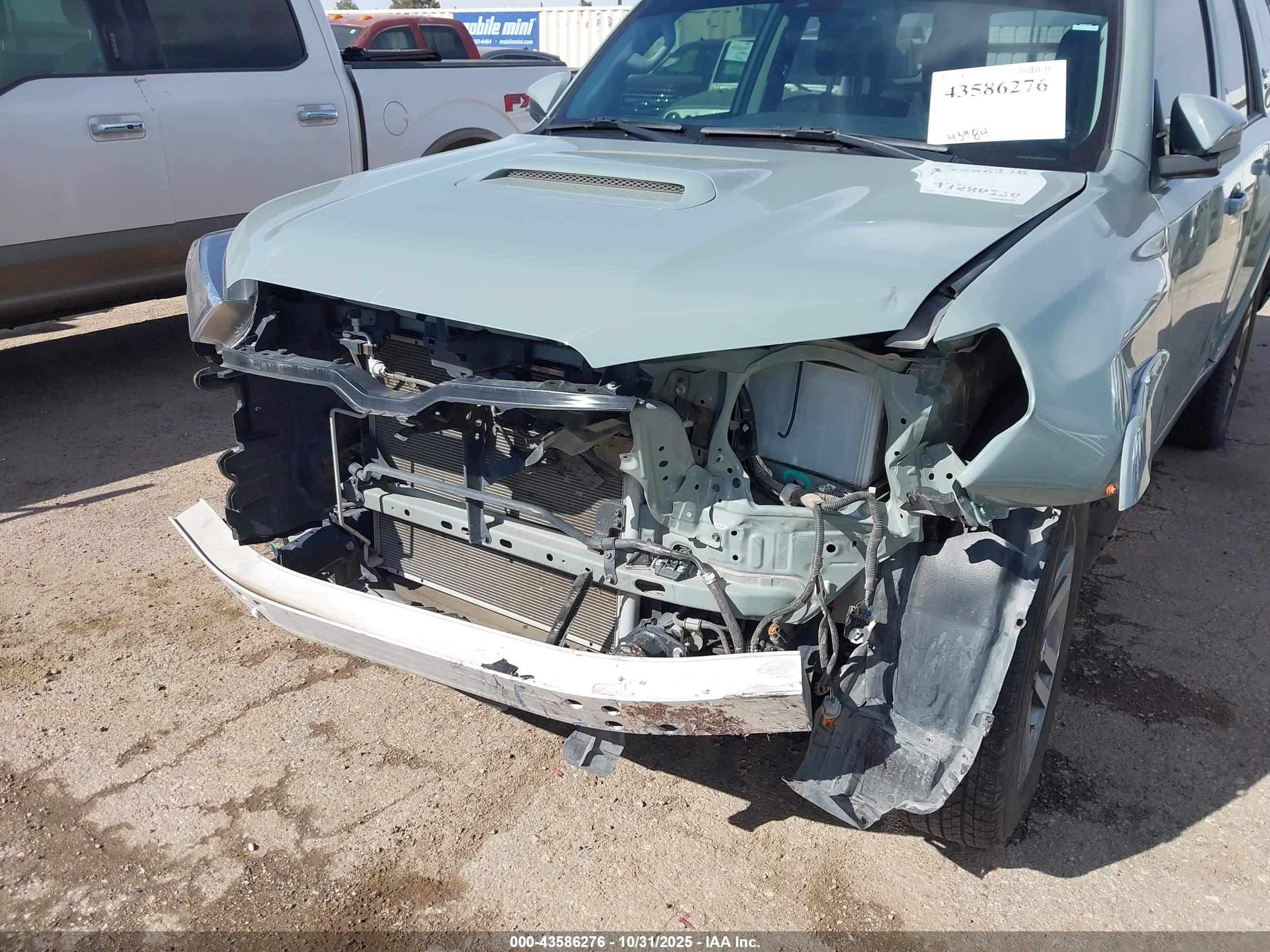 TOYOTA 4RUNNER image 6