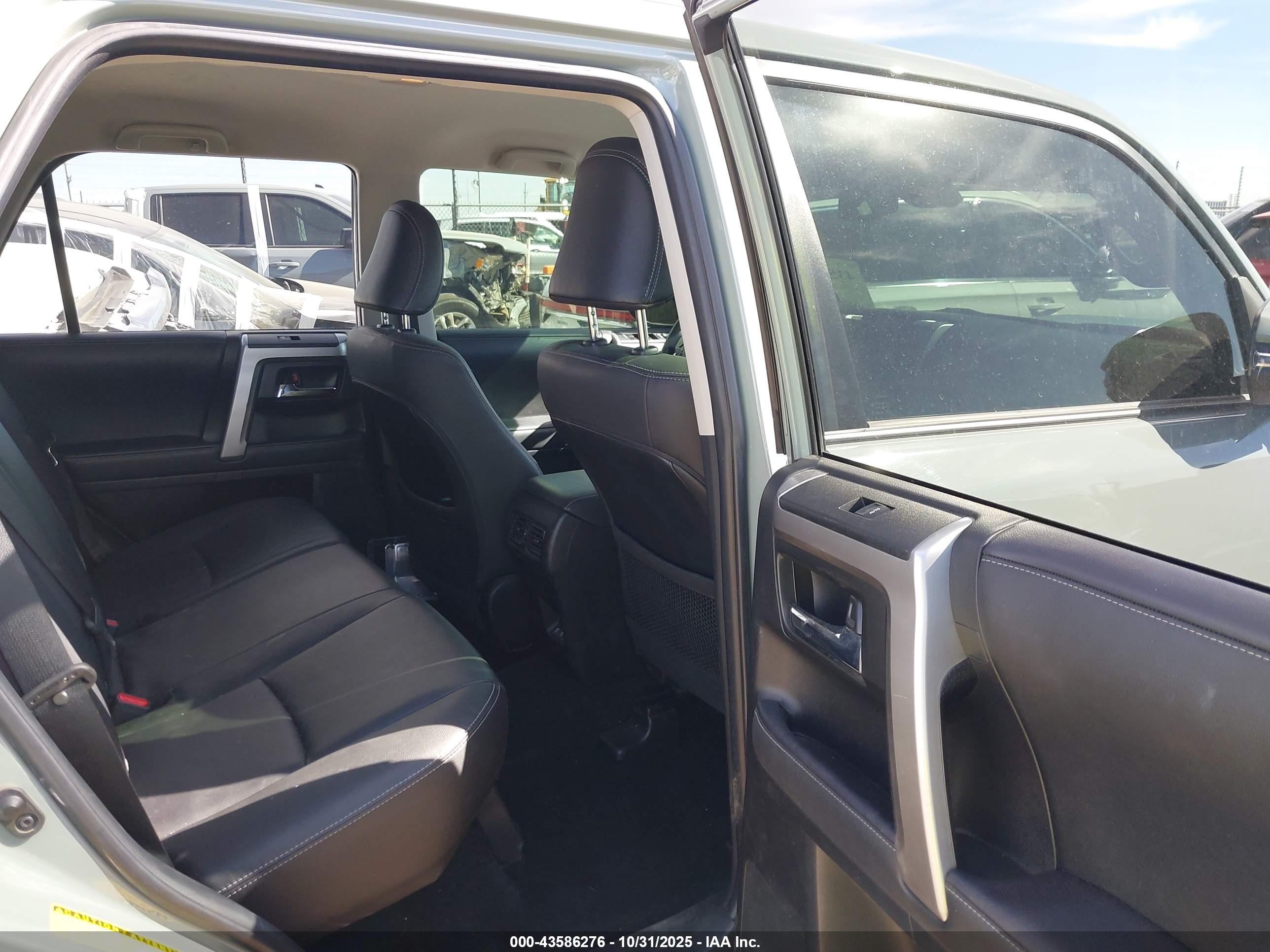 TOYOTA 4RUNNER image 8