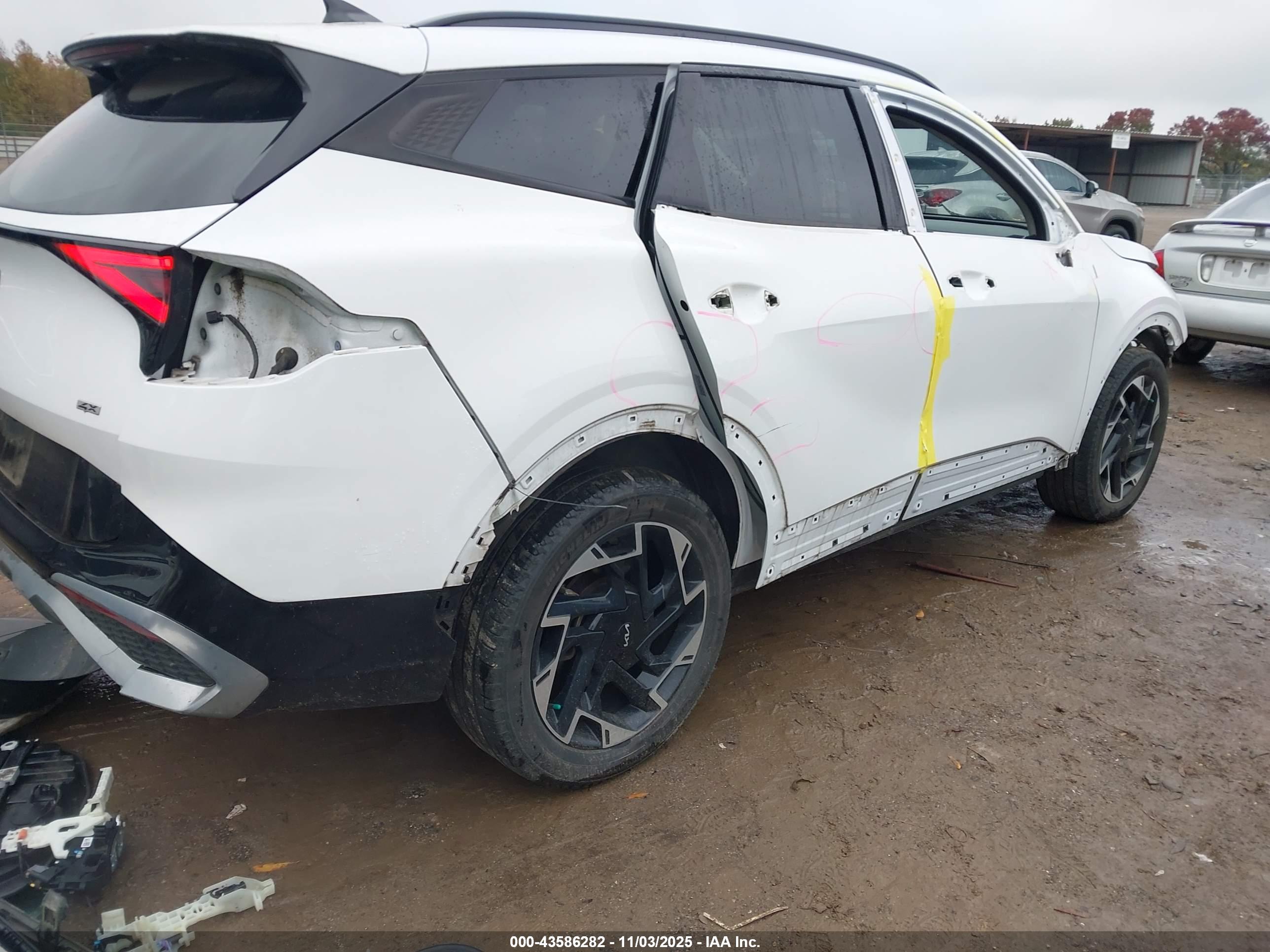 KIA SPORTAGE image 4