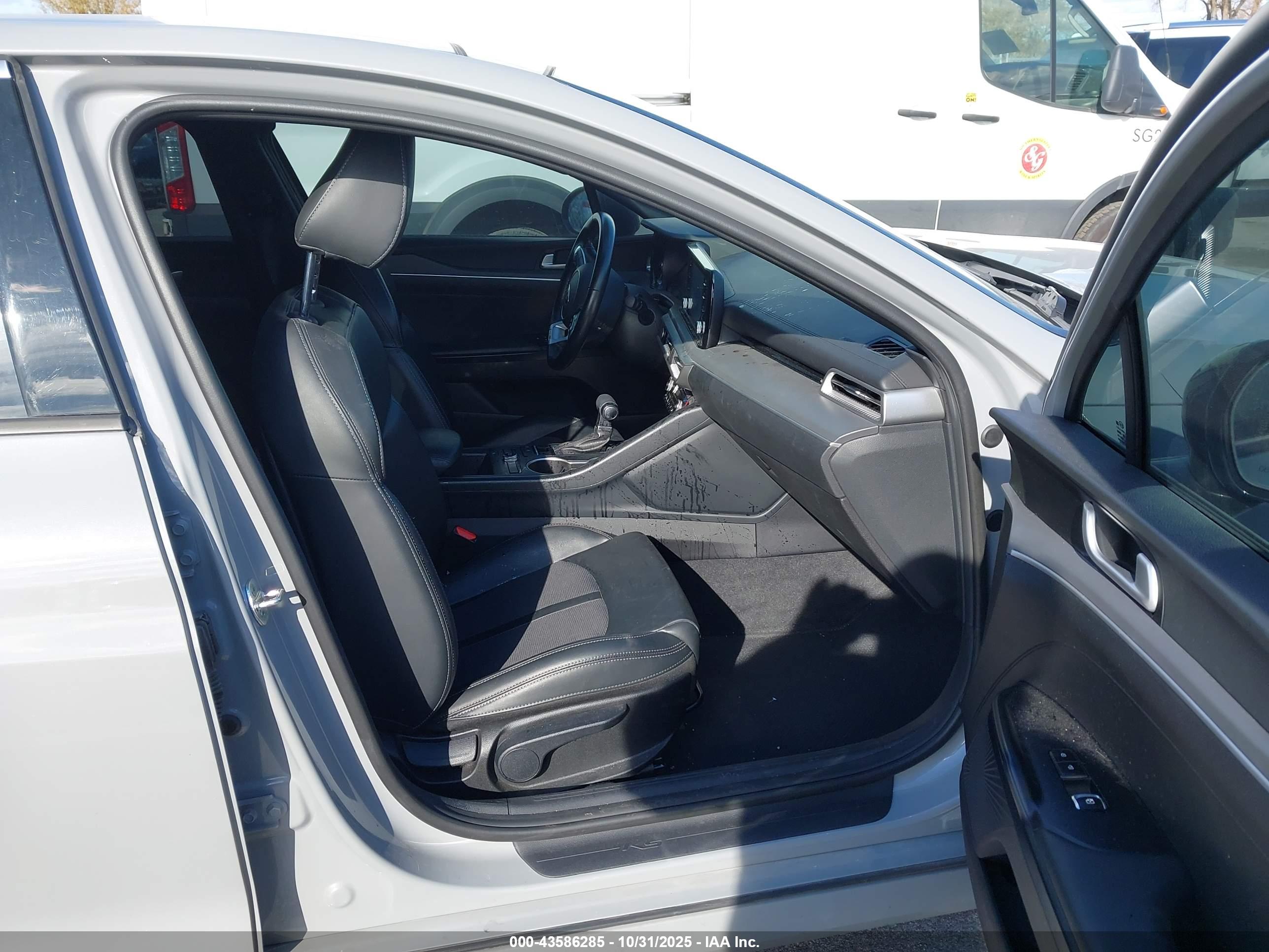 KIA K5 image 5