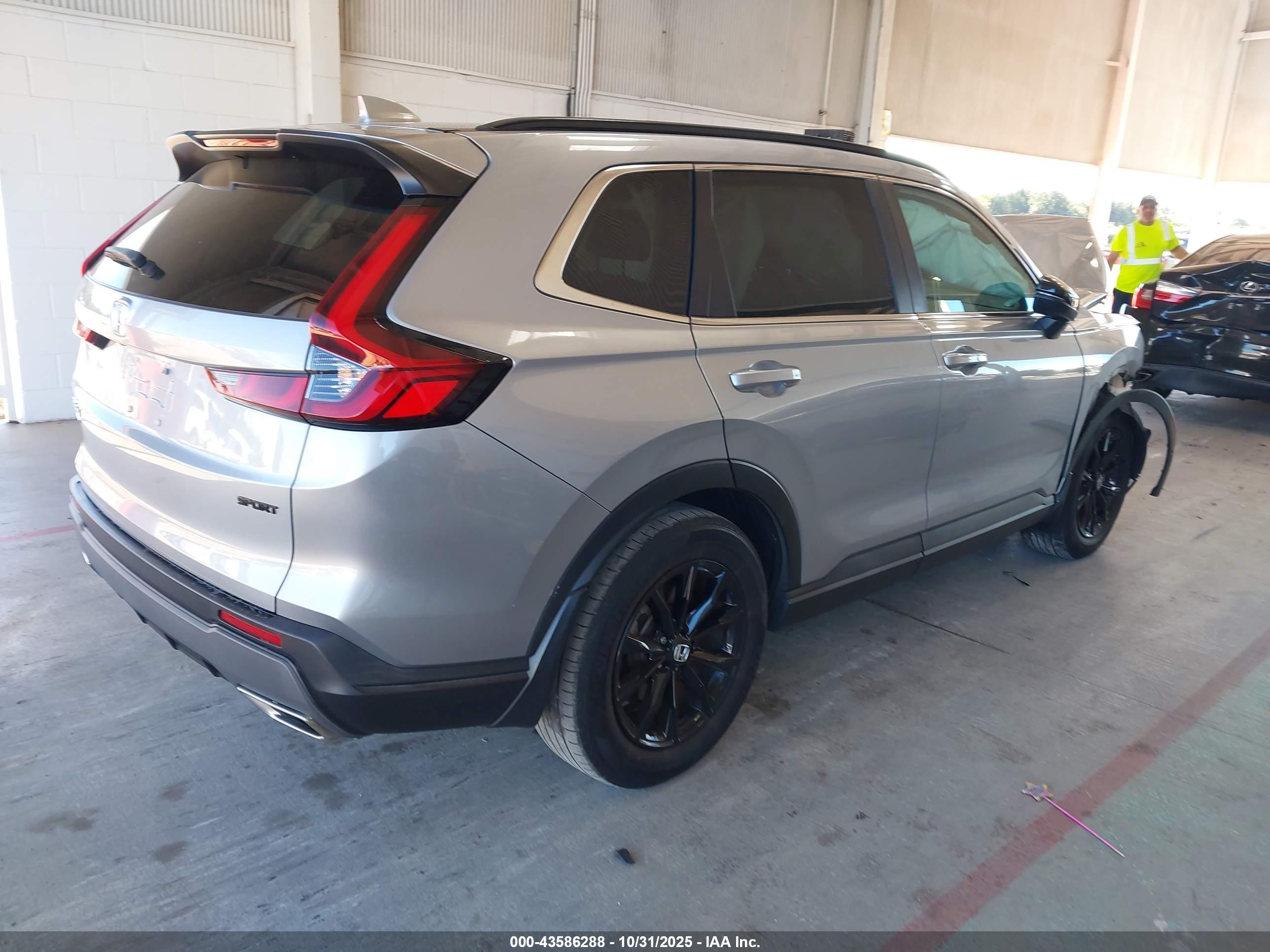 HONDA CR-V image 4