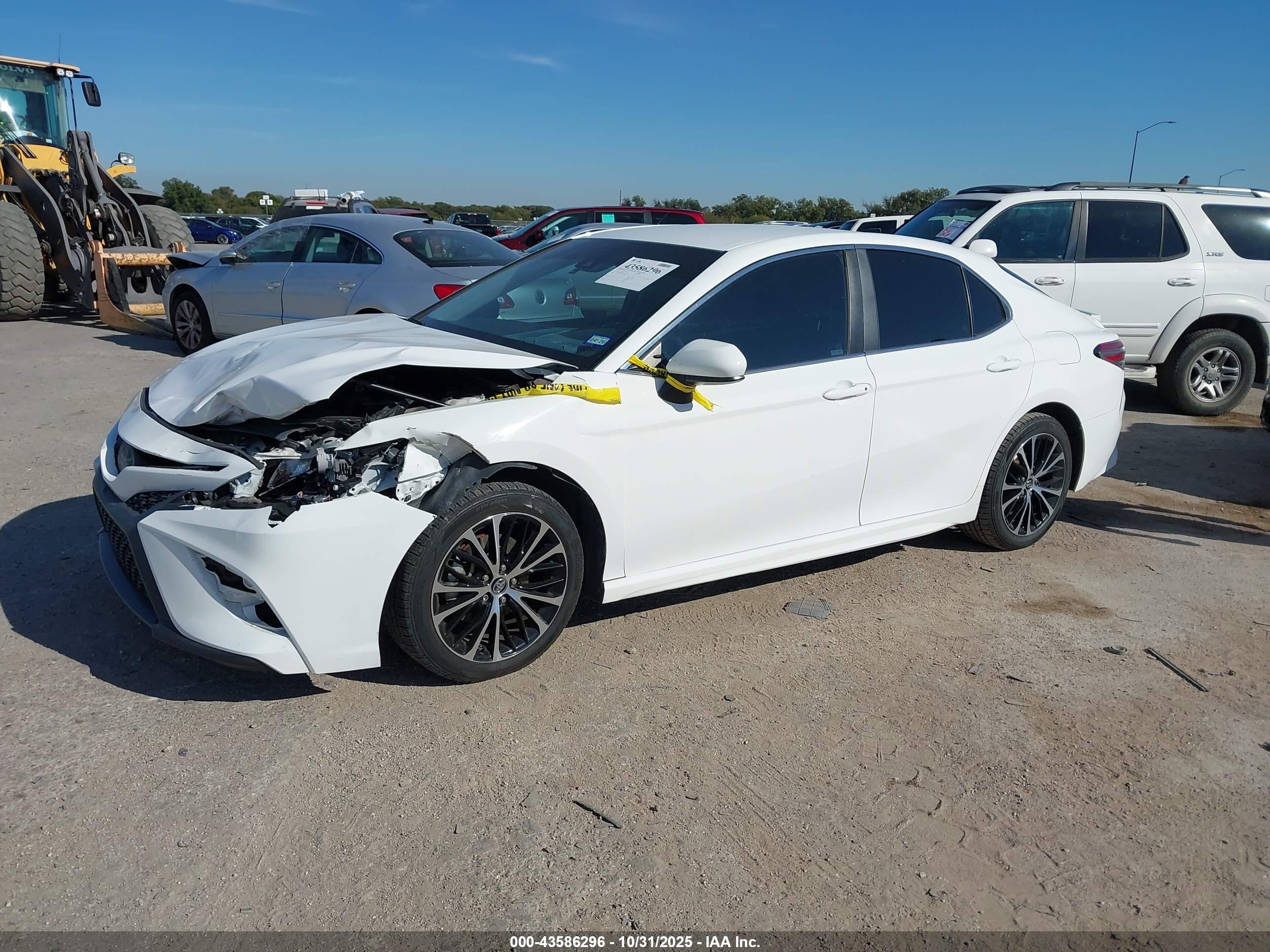 TOYOTA CAMRY image 2