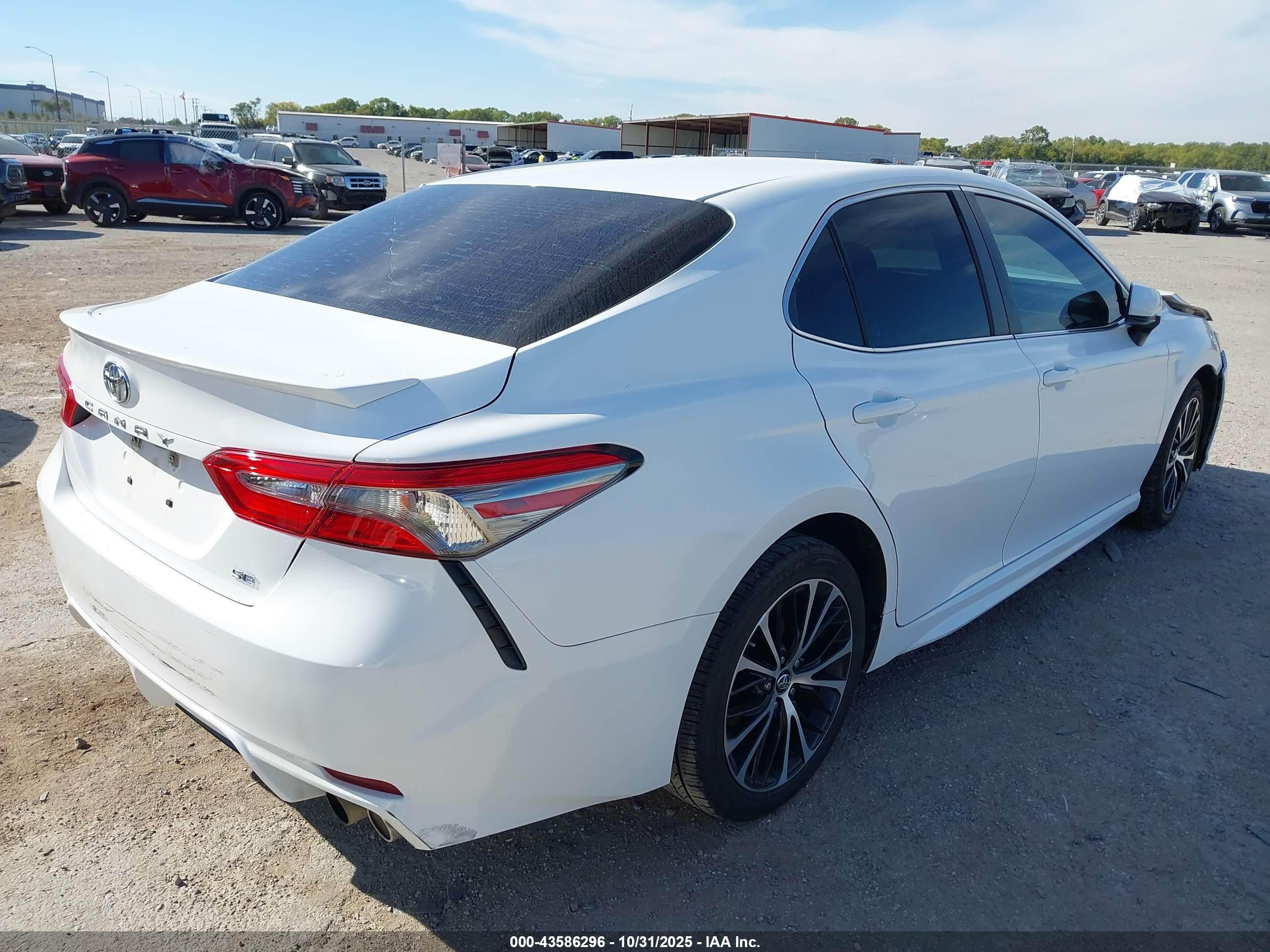 TOYOTA CAMRY image 4