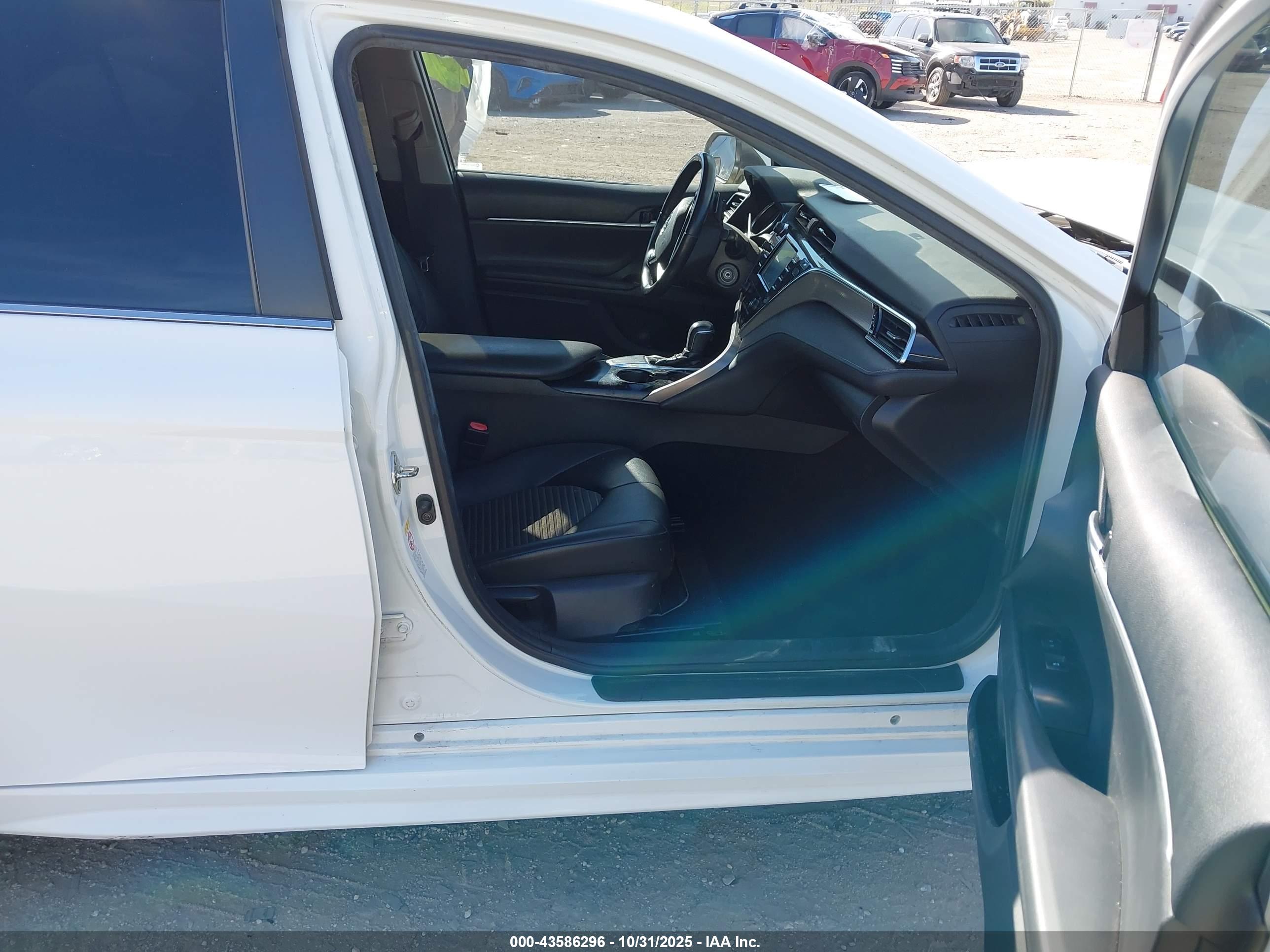 TOYOTA CAMRY image 5