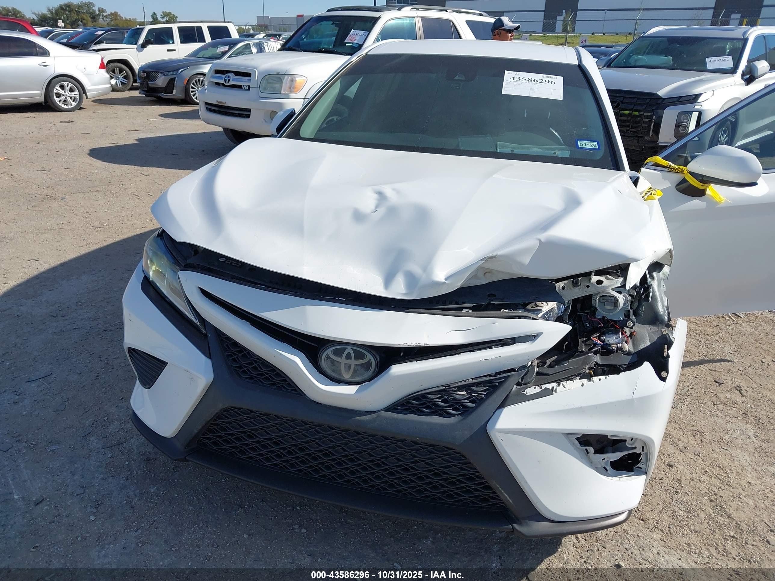 TOYOTA CAMRY image 6