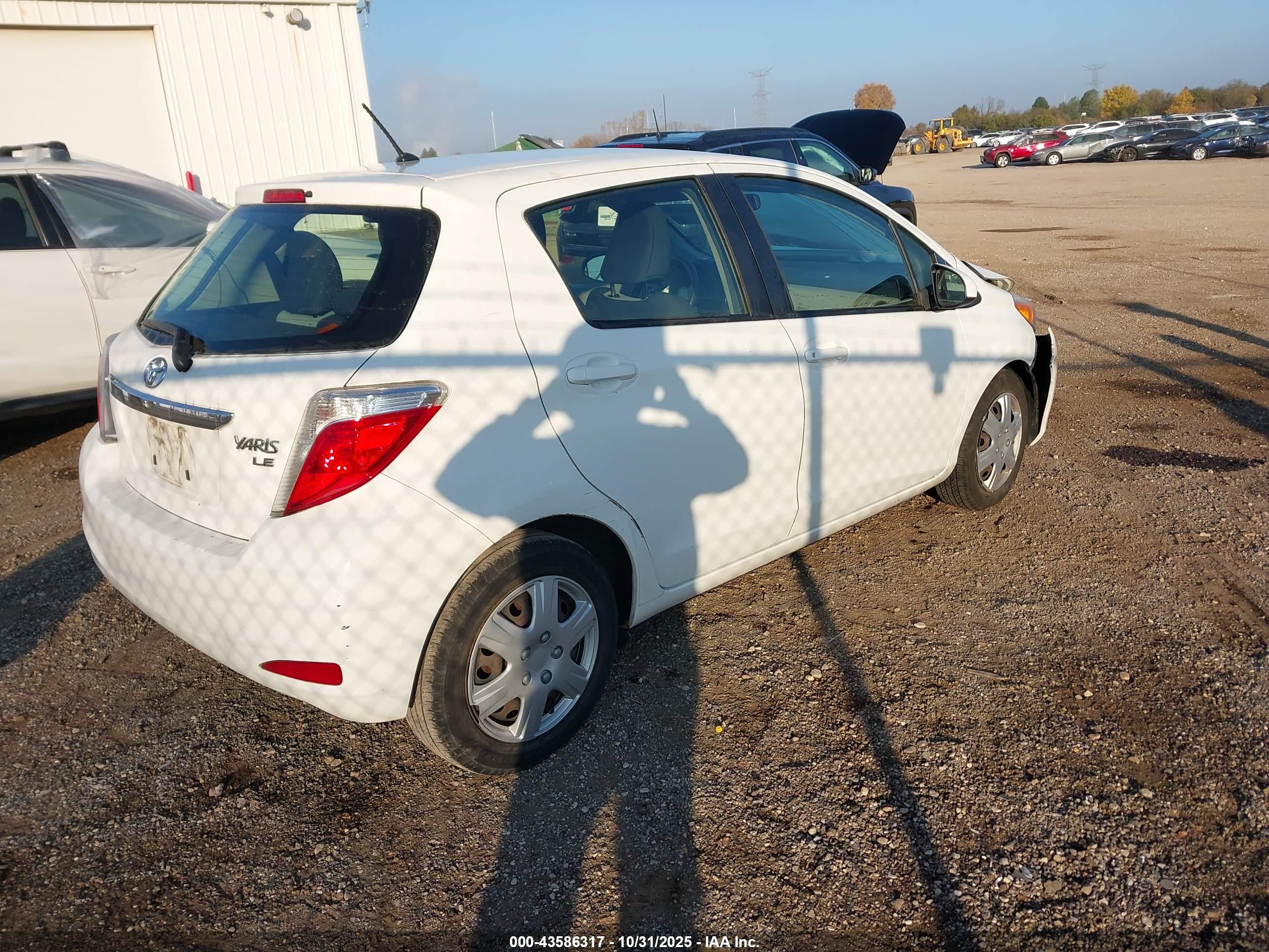 TOYOTA YARIS image 4