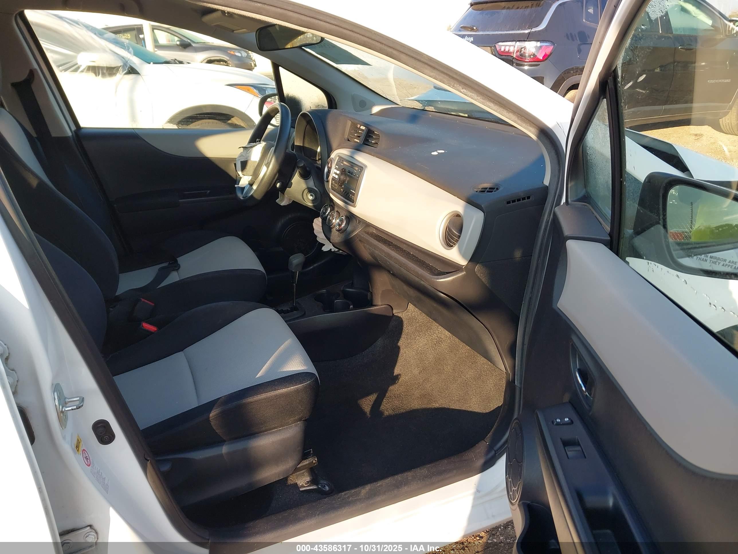 TOYOTA YARIS image 5