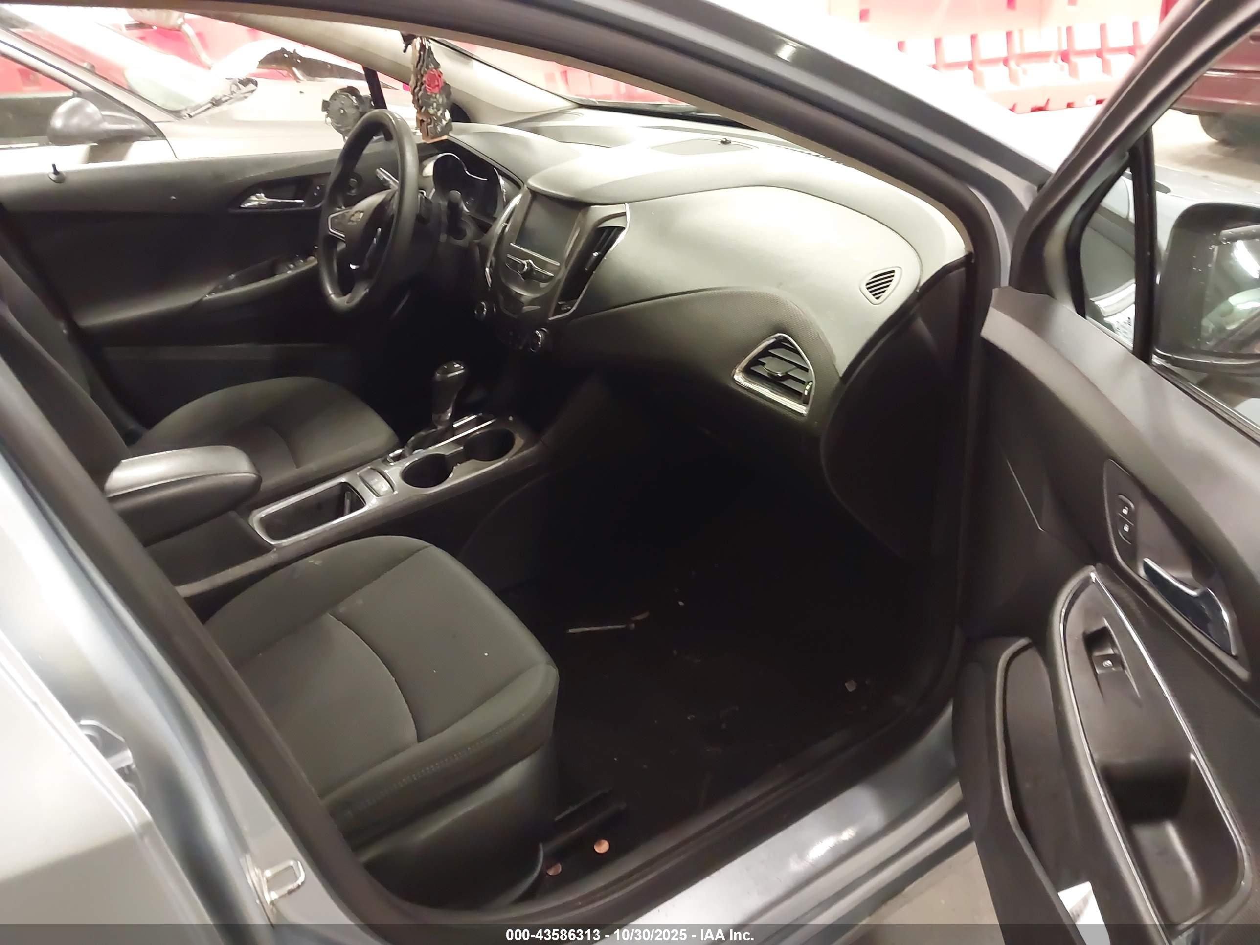 CHEVROLET CRUZE image 5