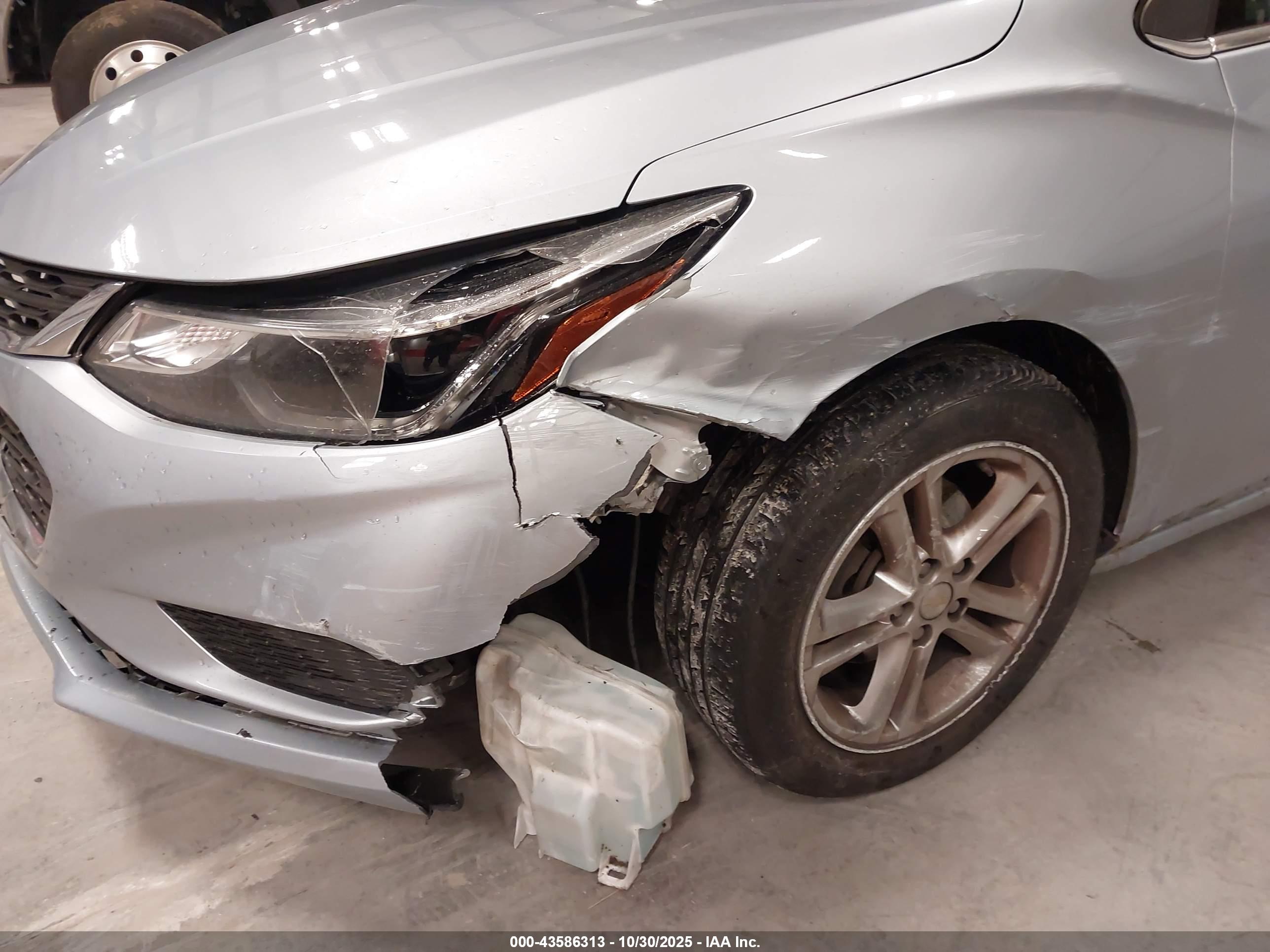 CHEVROLET CRUZE image 6