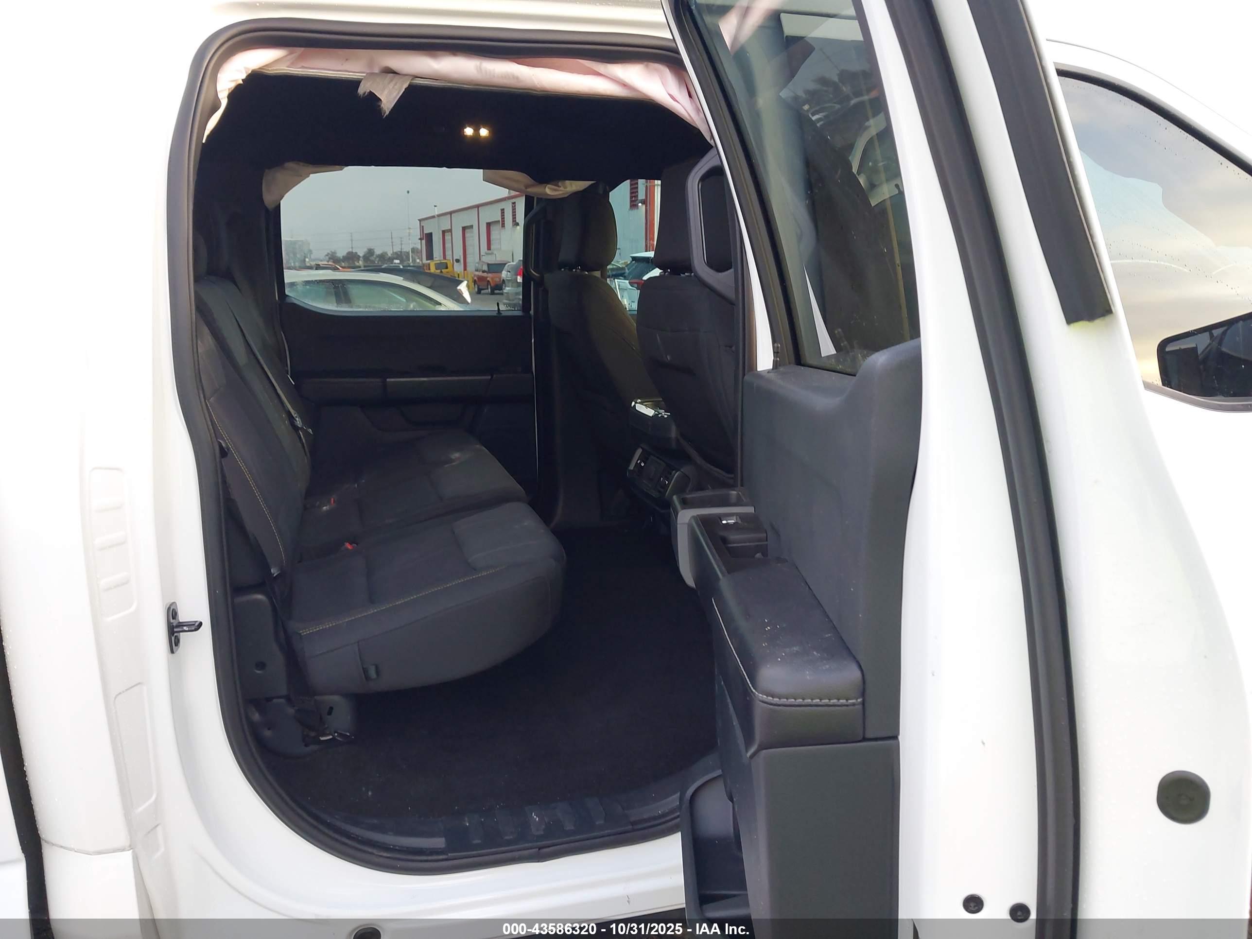 FORD F-150 image 8