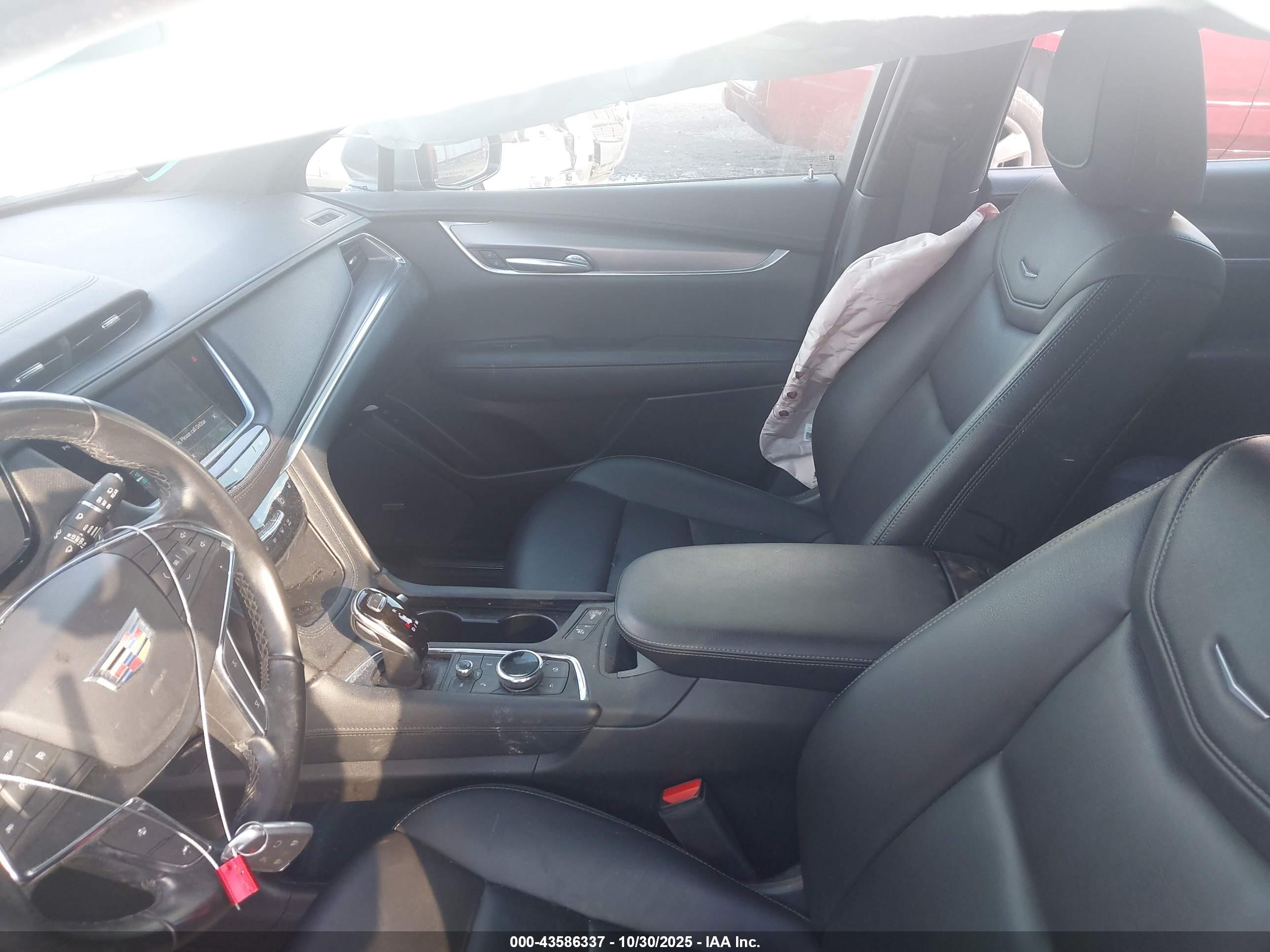 CADILLAC XT5 image 5