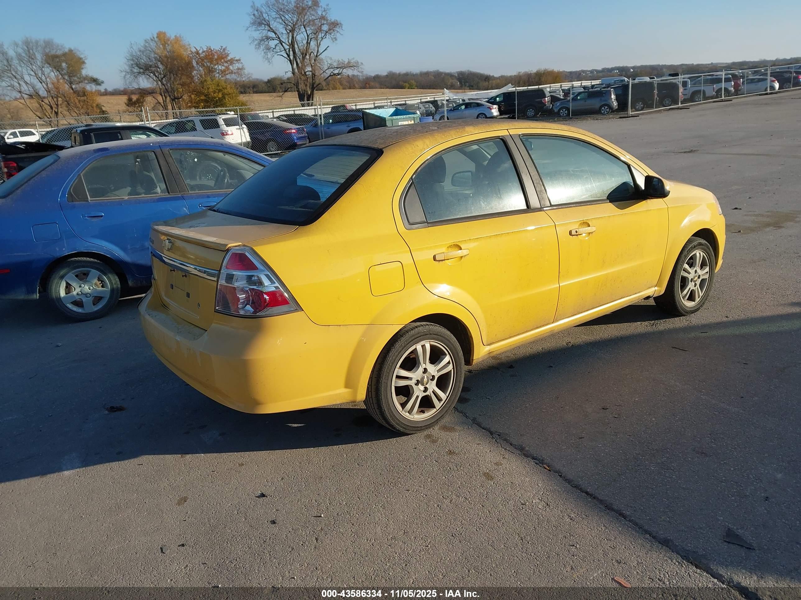 CHEVROLET AVEO image 4