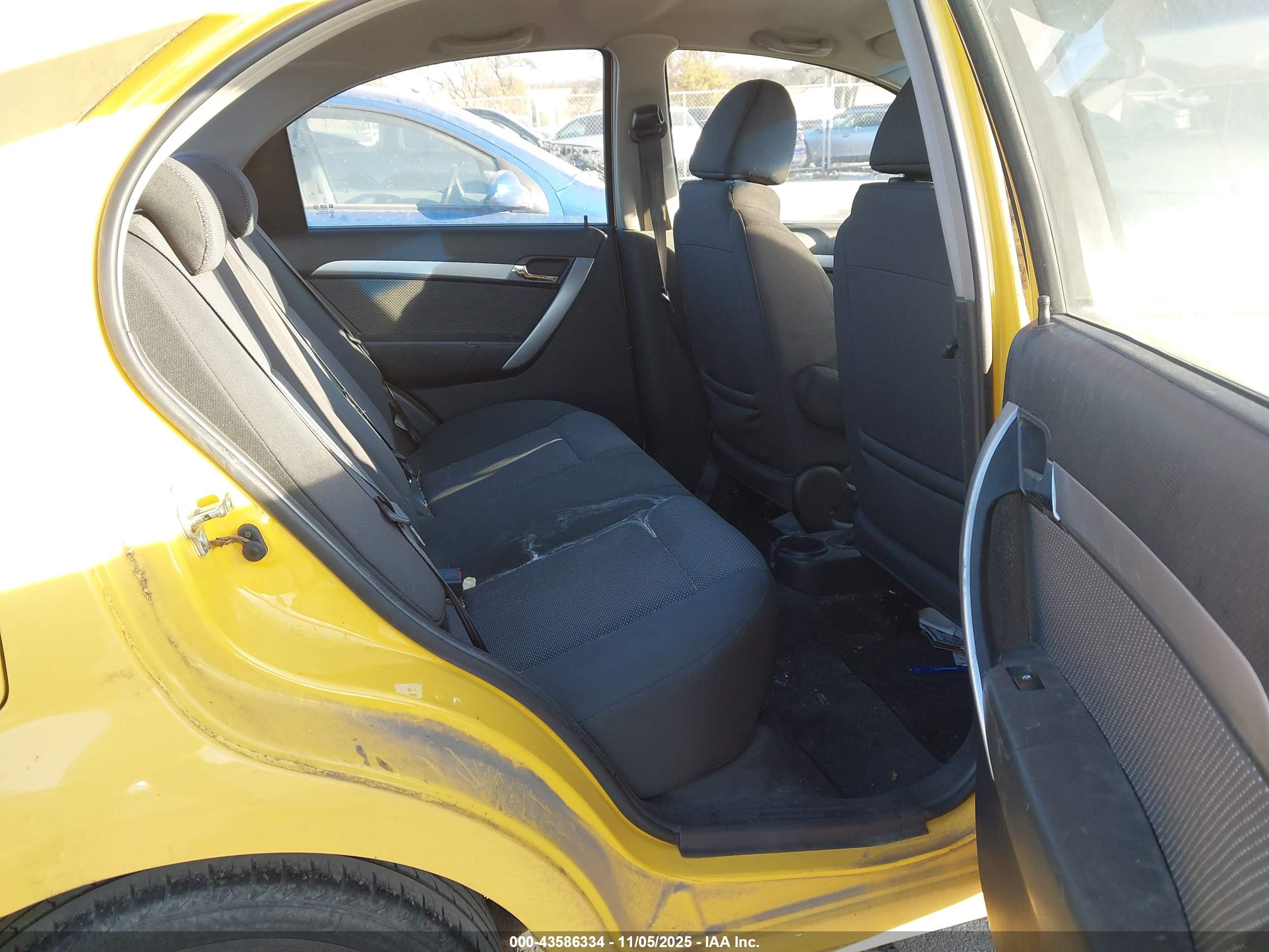 CHEVROLET AVEO image 8