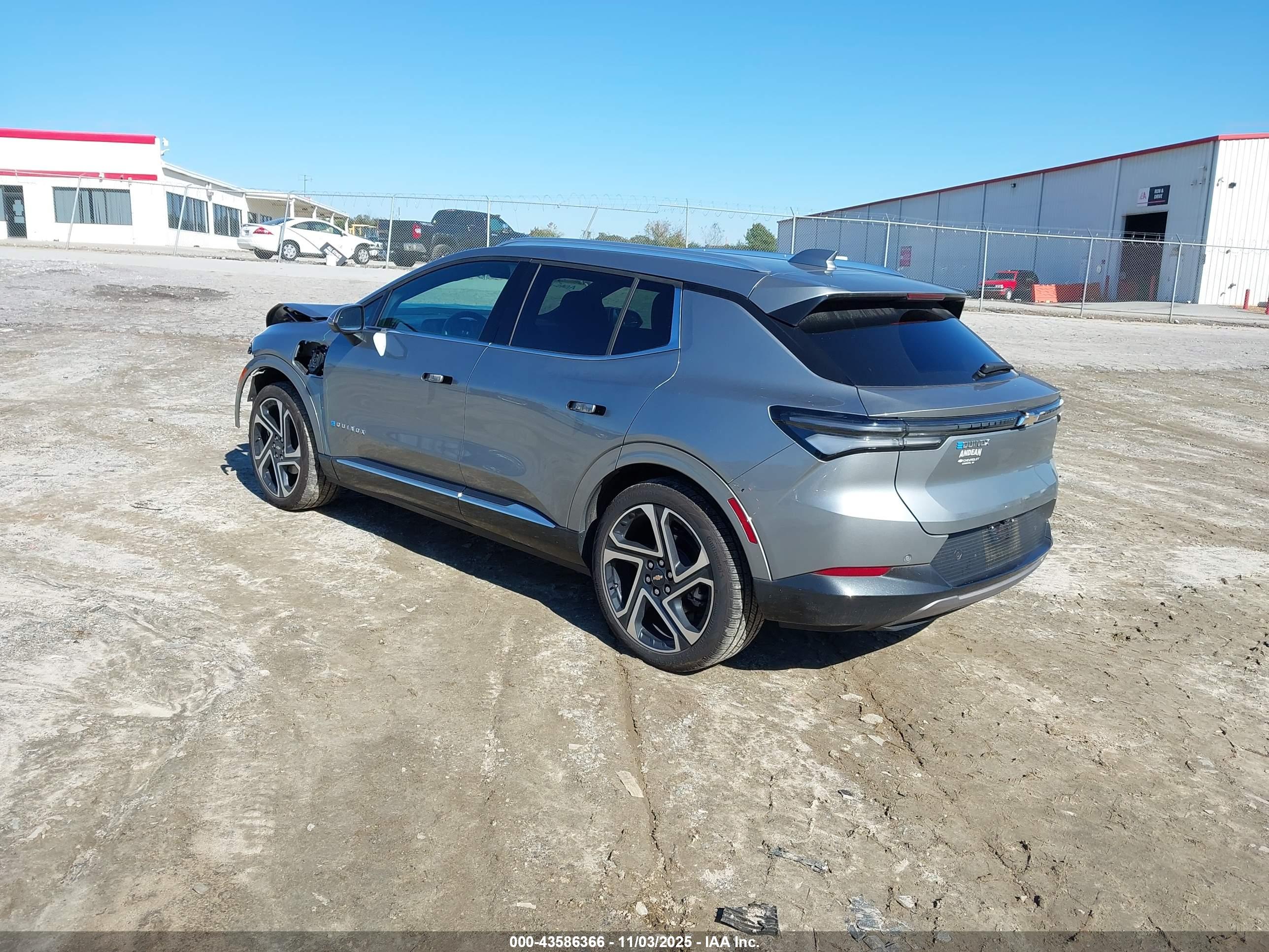 CHEVROLET EQUINOX image 3