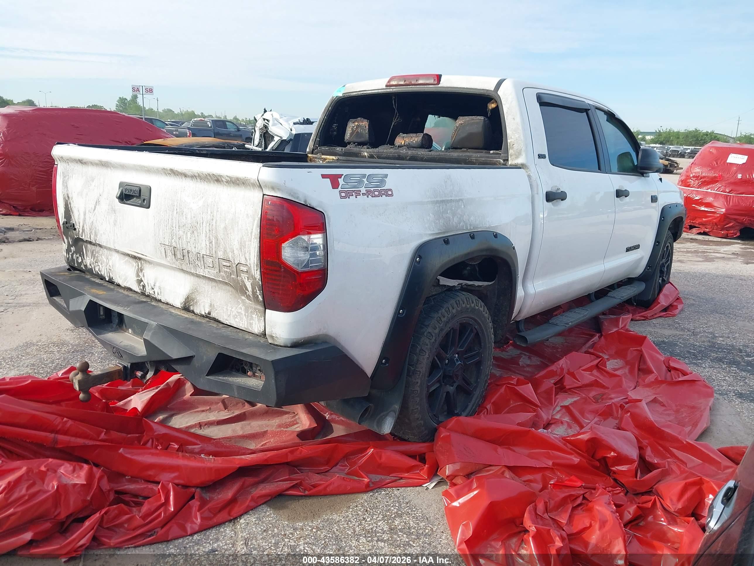TOYOTA TUNDRA image 4