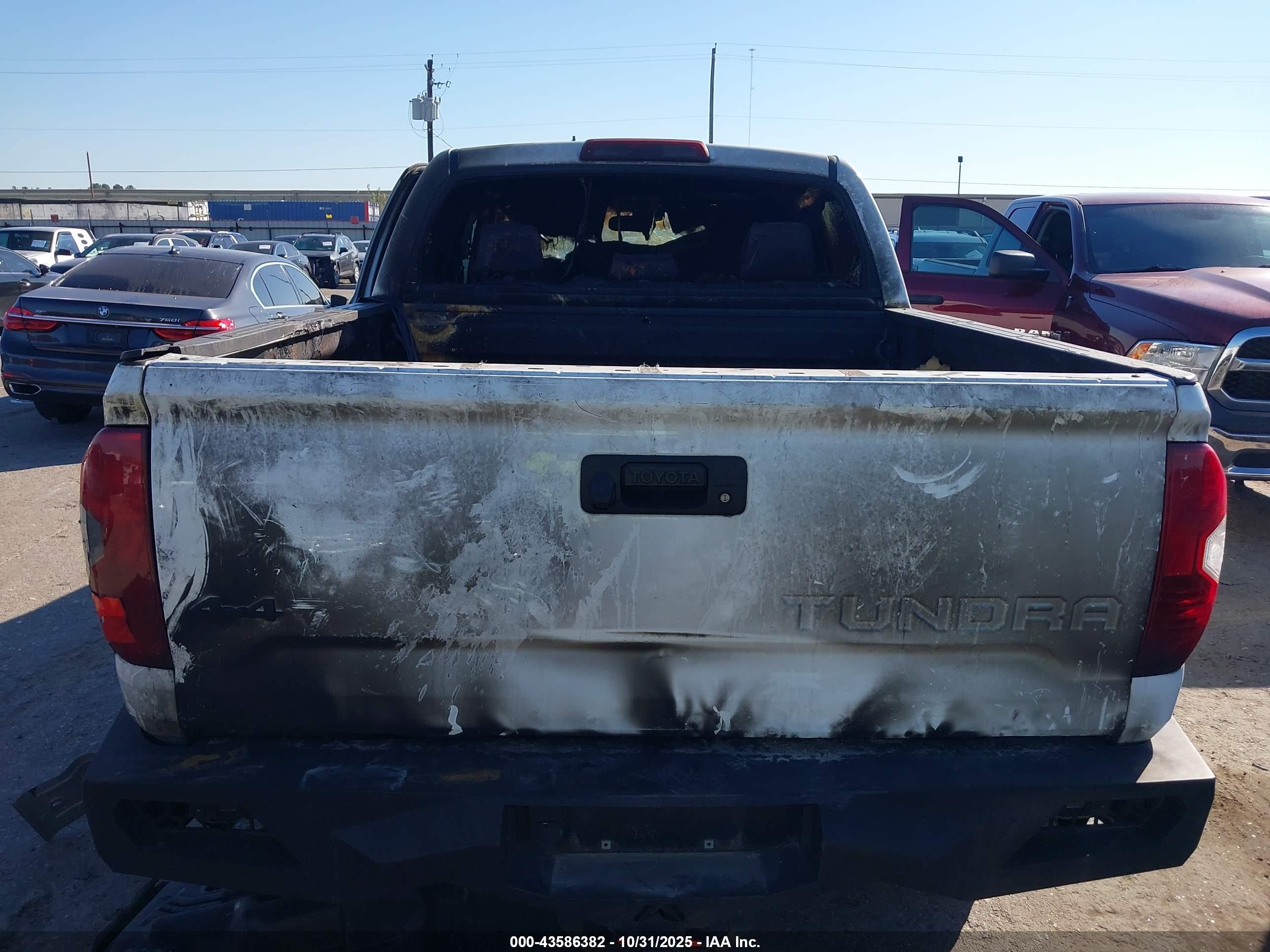 TOYOTA TUNDRA image 6