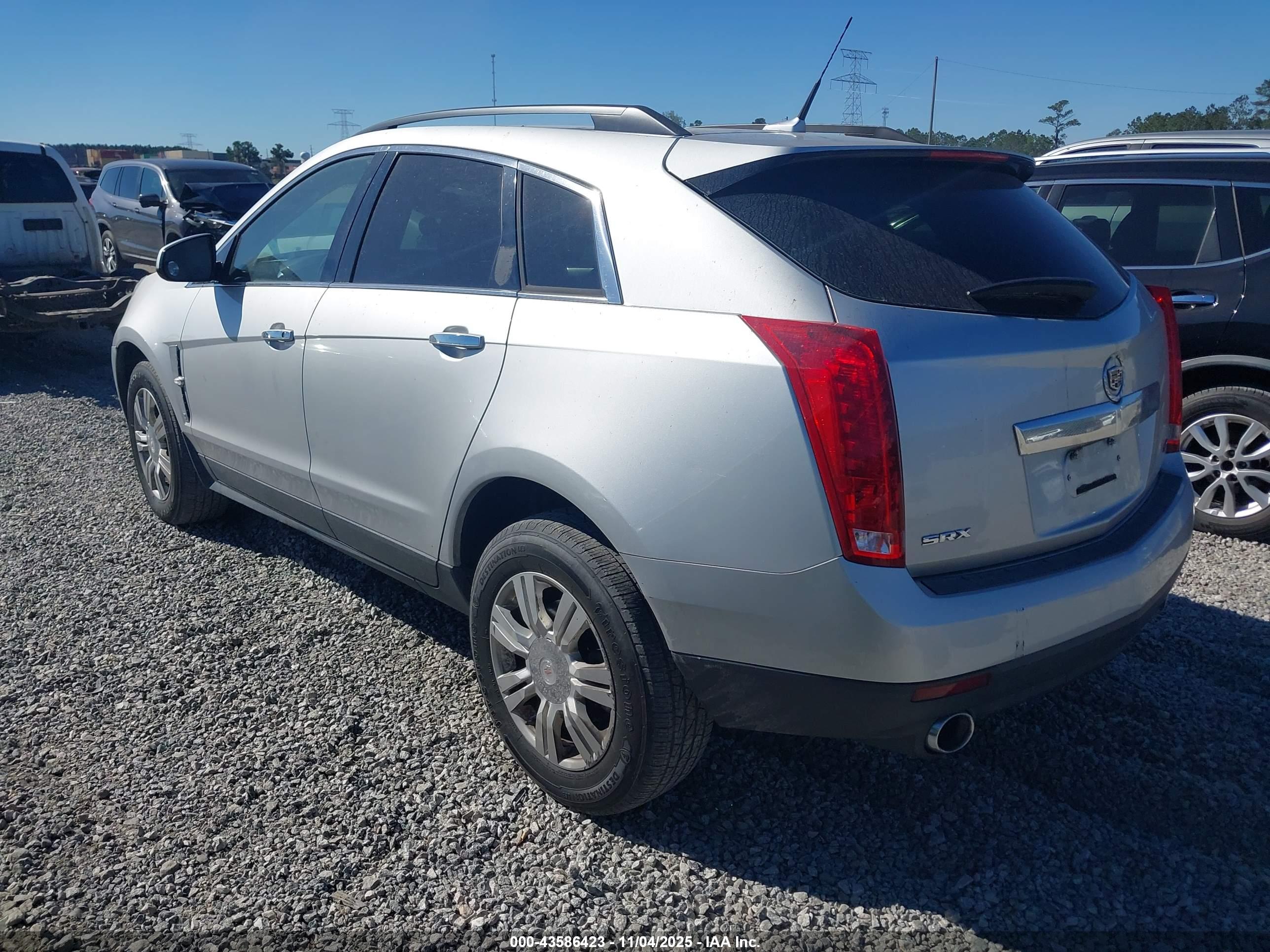 CADILLAC SRX image 3