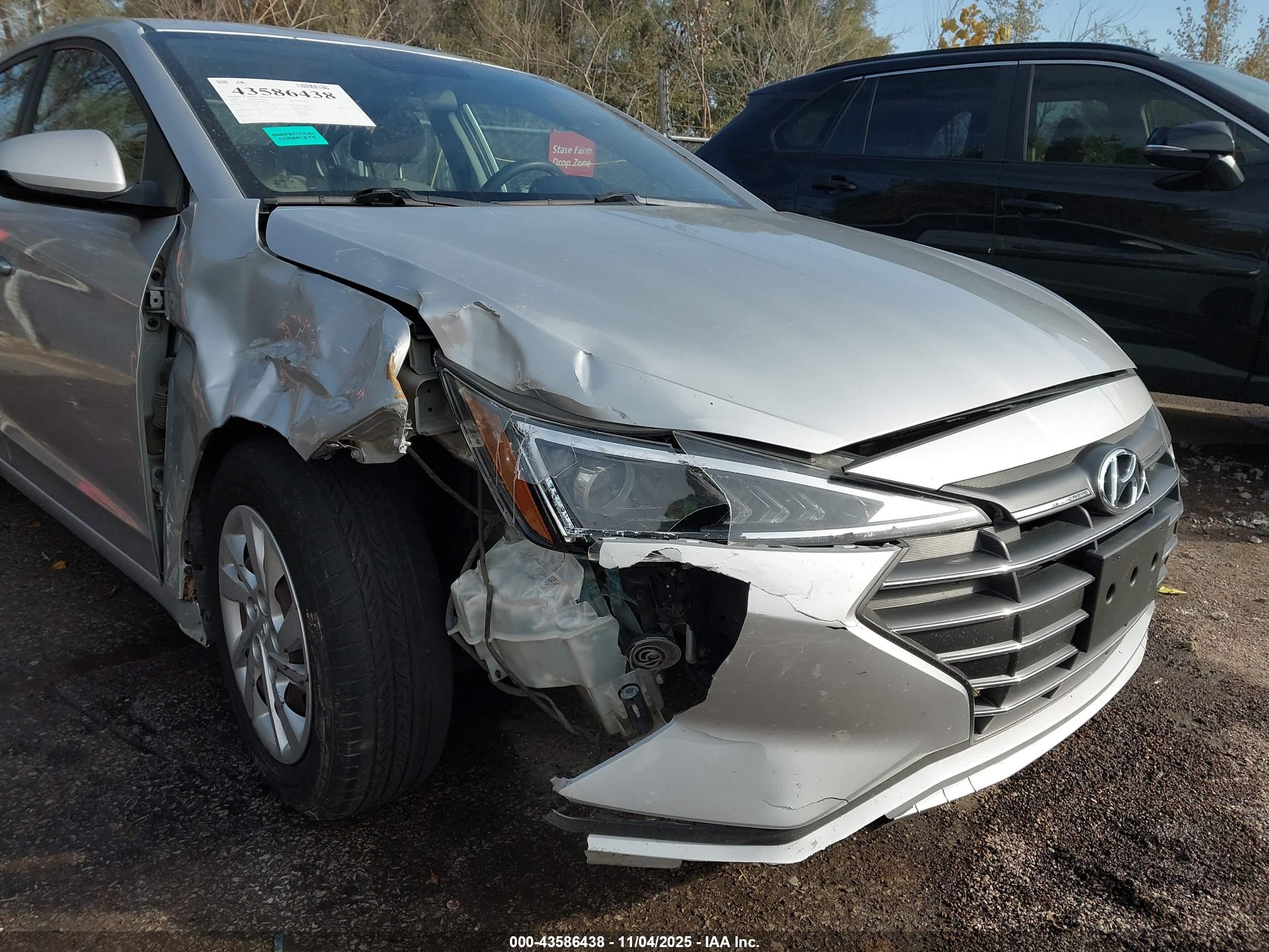 HYUNDAI ELANTRA image 6