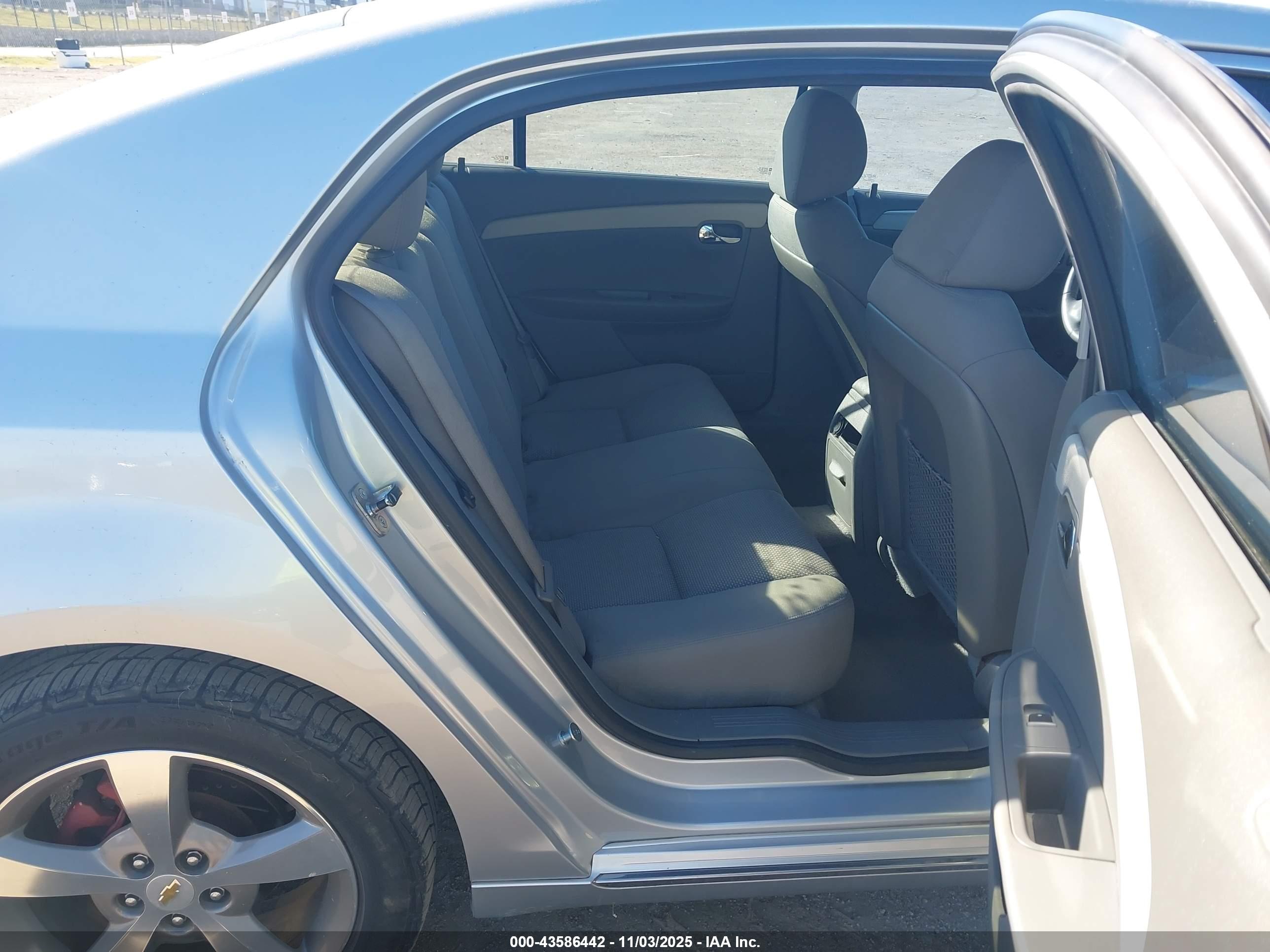 CHEVROLET MALIBU image 8