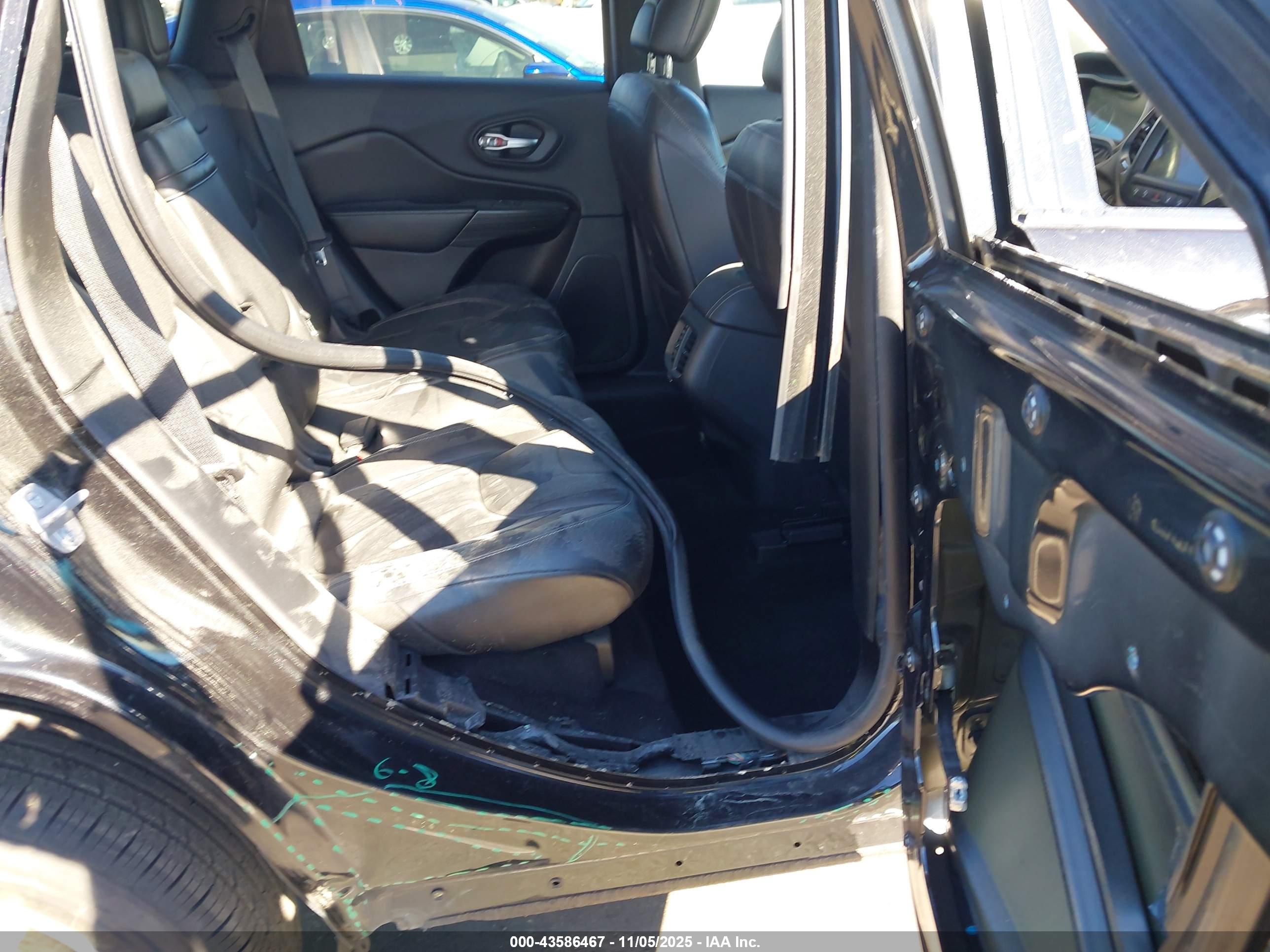 JEEP CHEROKEE image 8
