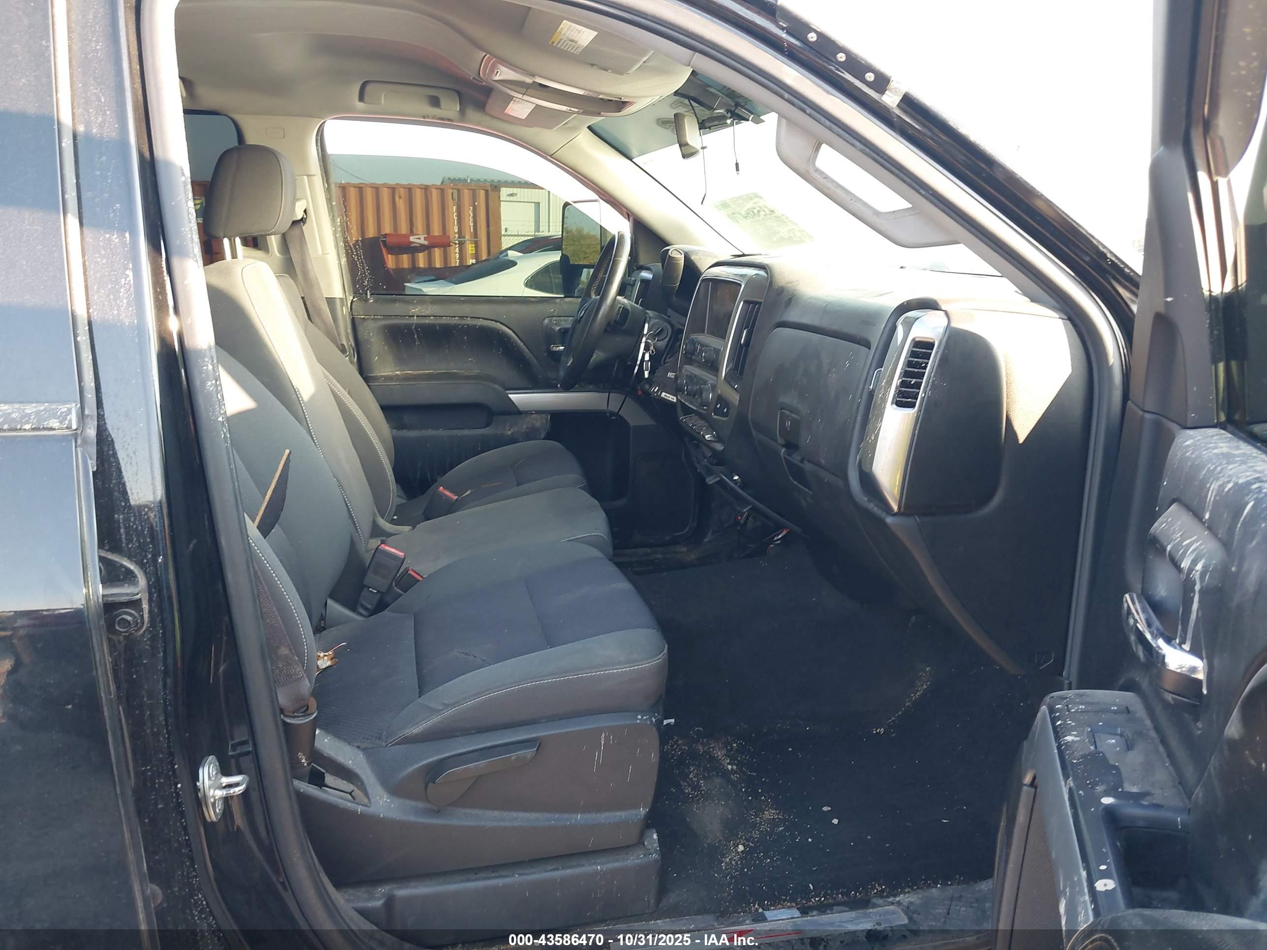 CHEVROLET SILVERADO image 5