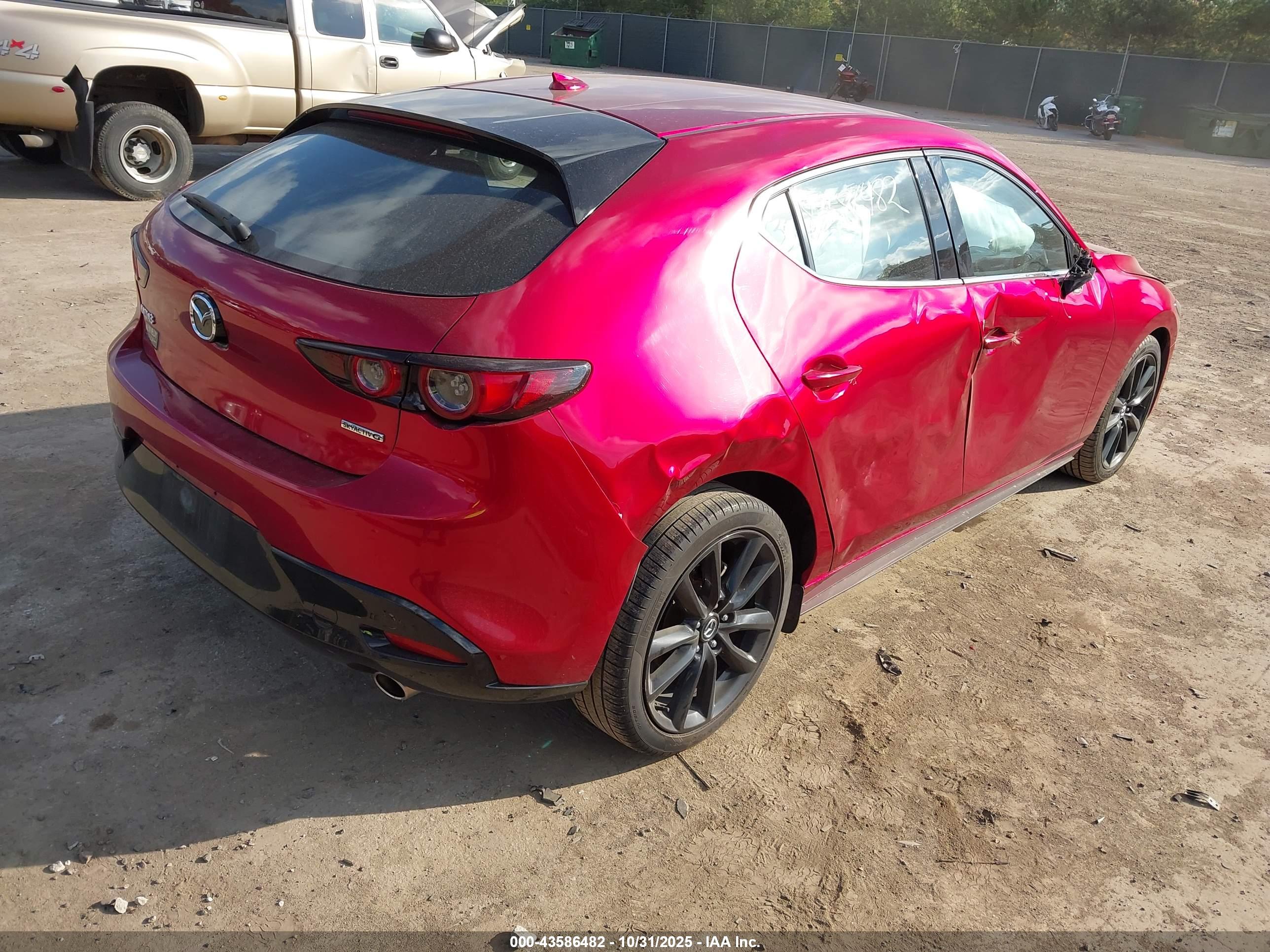 MAZDA MAZDA3 image 4