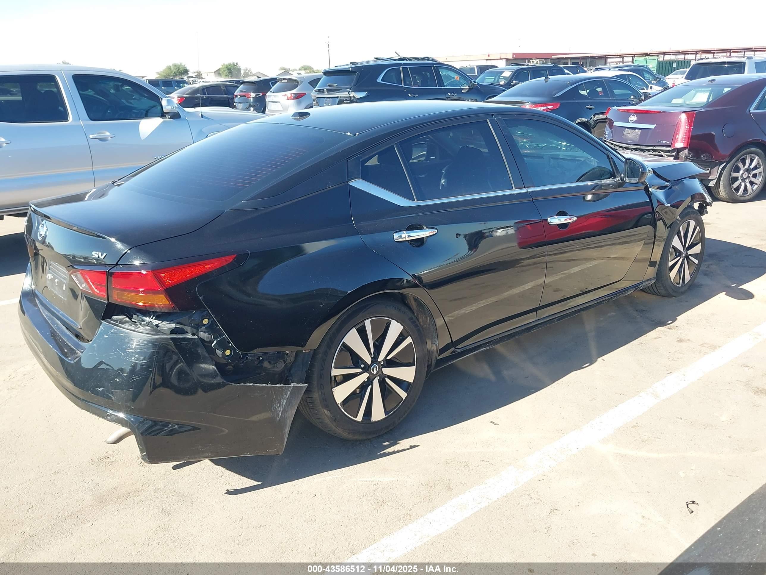 NISSAN ALTIMA image 4