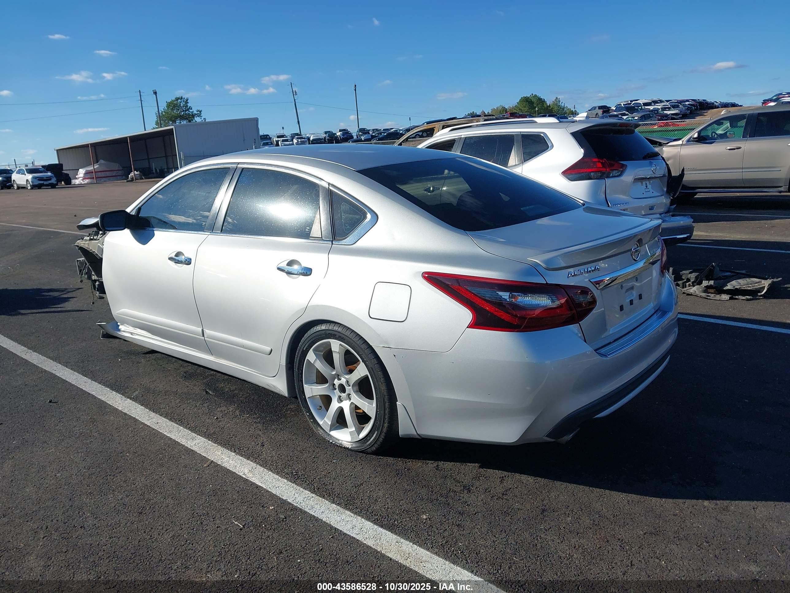 NISSAN ALTIMA image 3