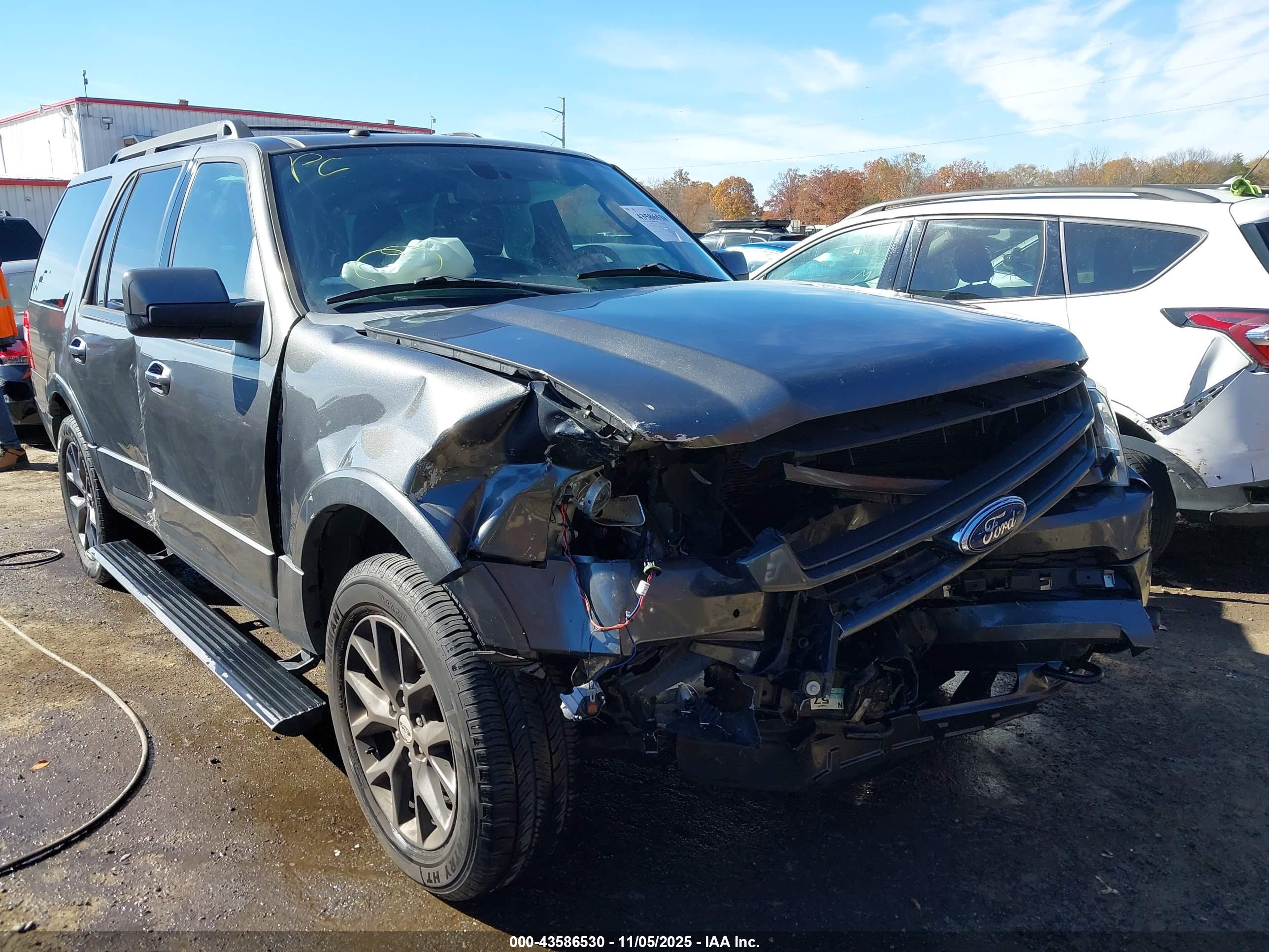 FORD EXPEDITION image 6