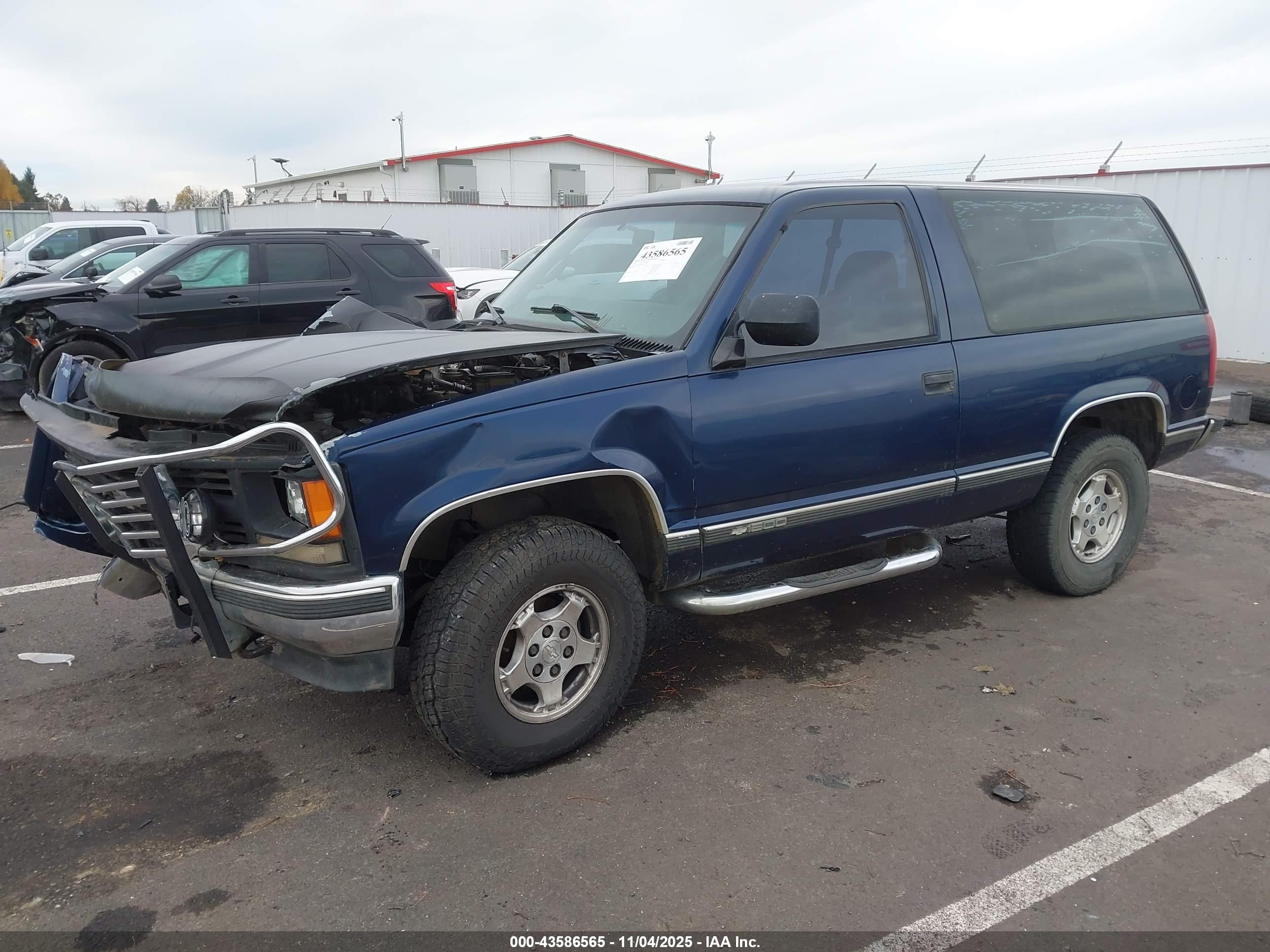 CHEVROLET TAHOE image 2