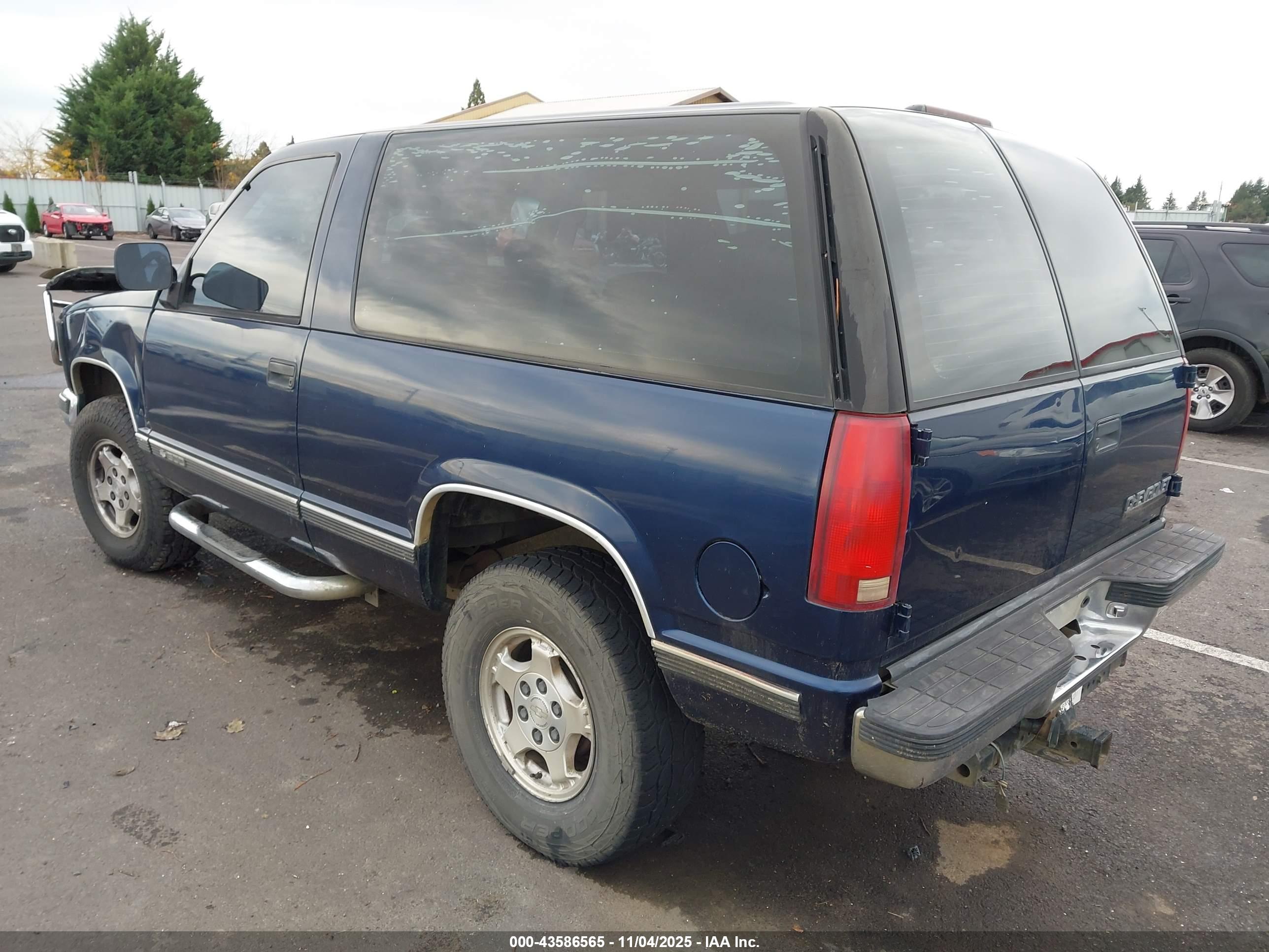 CHEVROLET TAHOE image 3