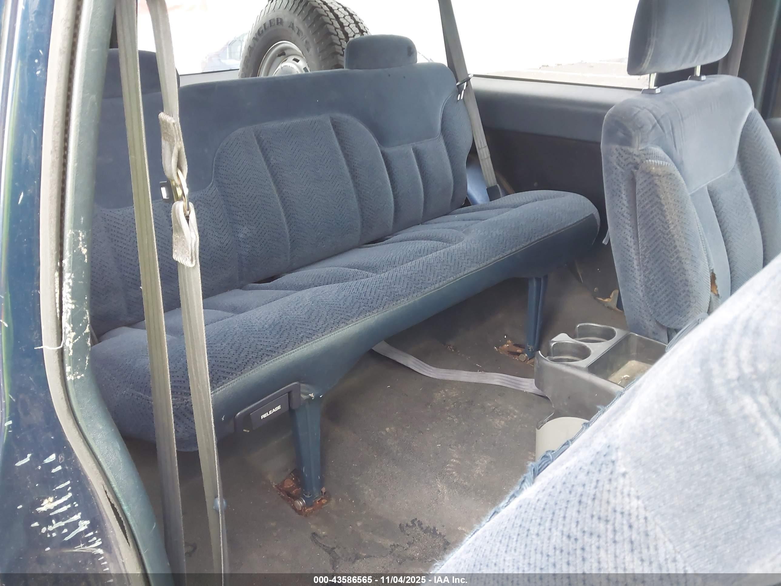 CHEVROLET TAHOE image 8