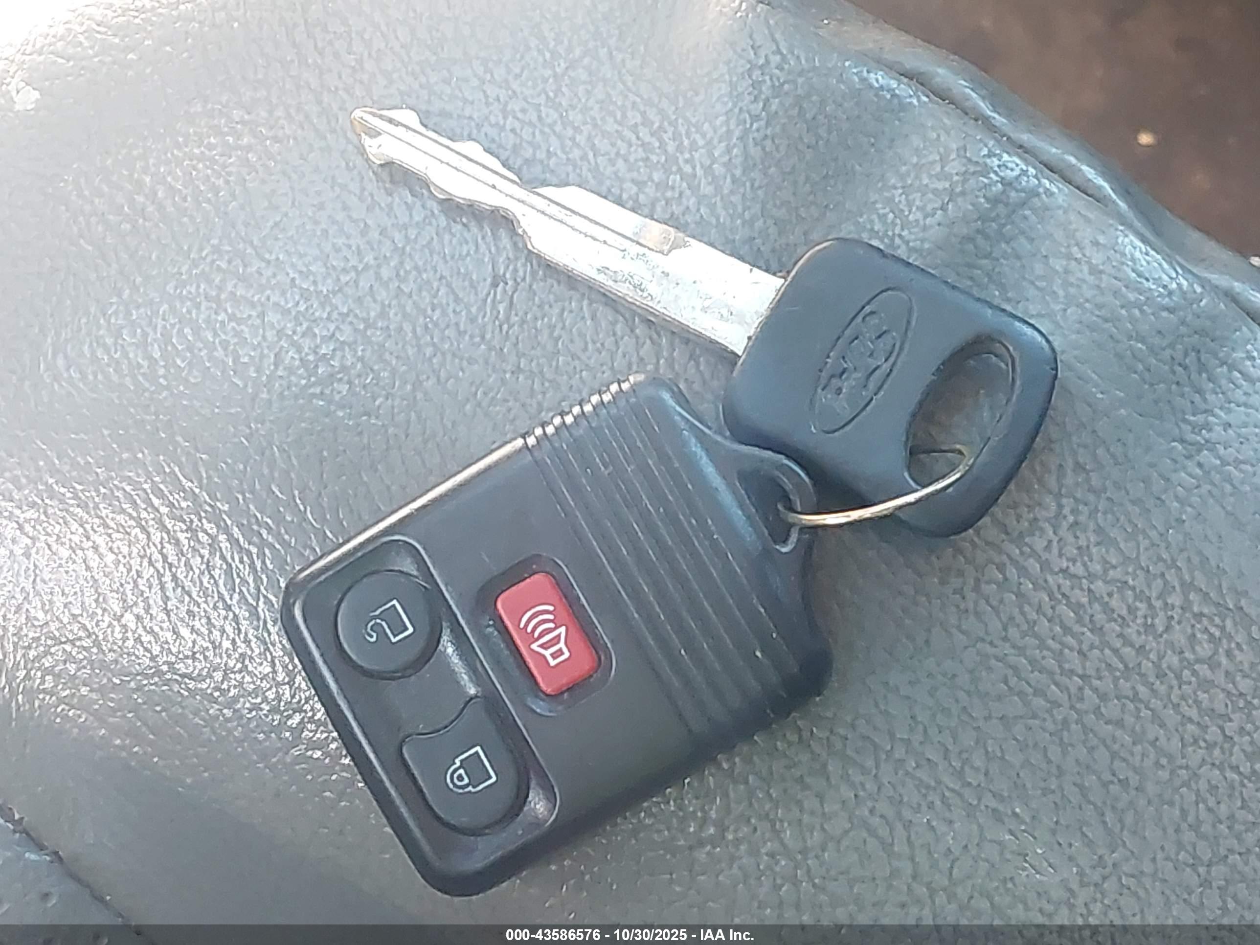 FORD E-150 image 11