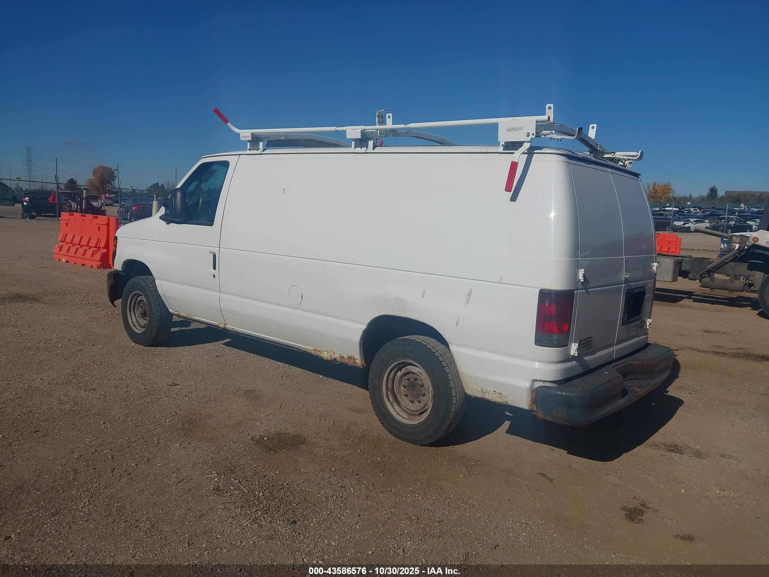 FORD E-150 image 3
