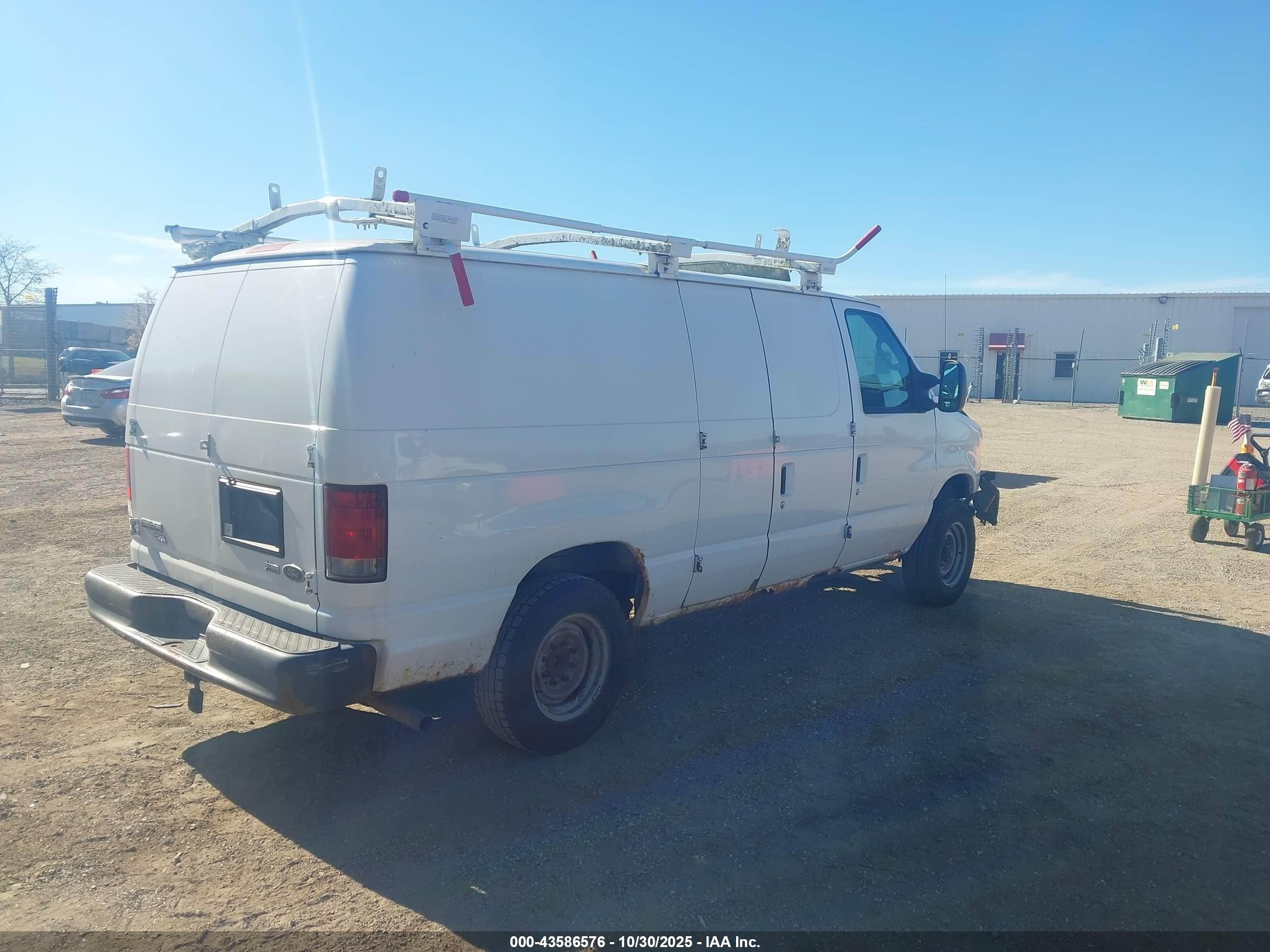 FORD E-150 image 4