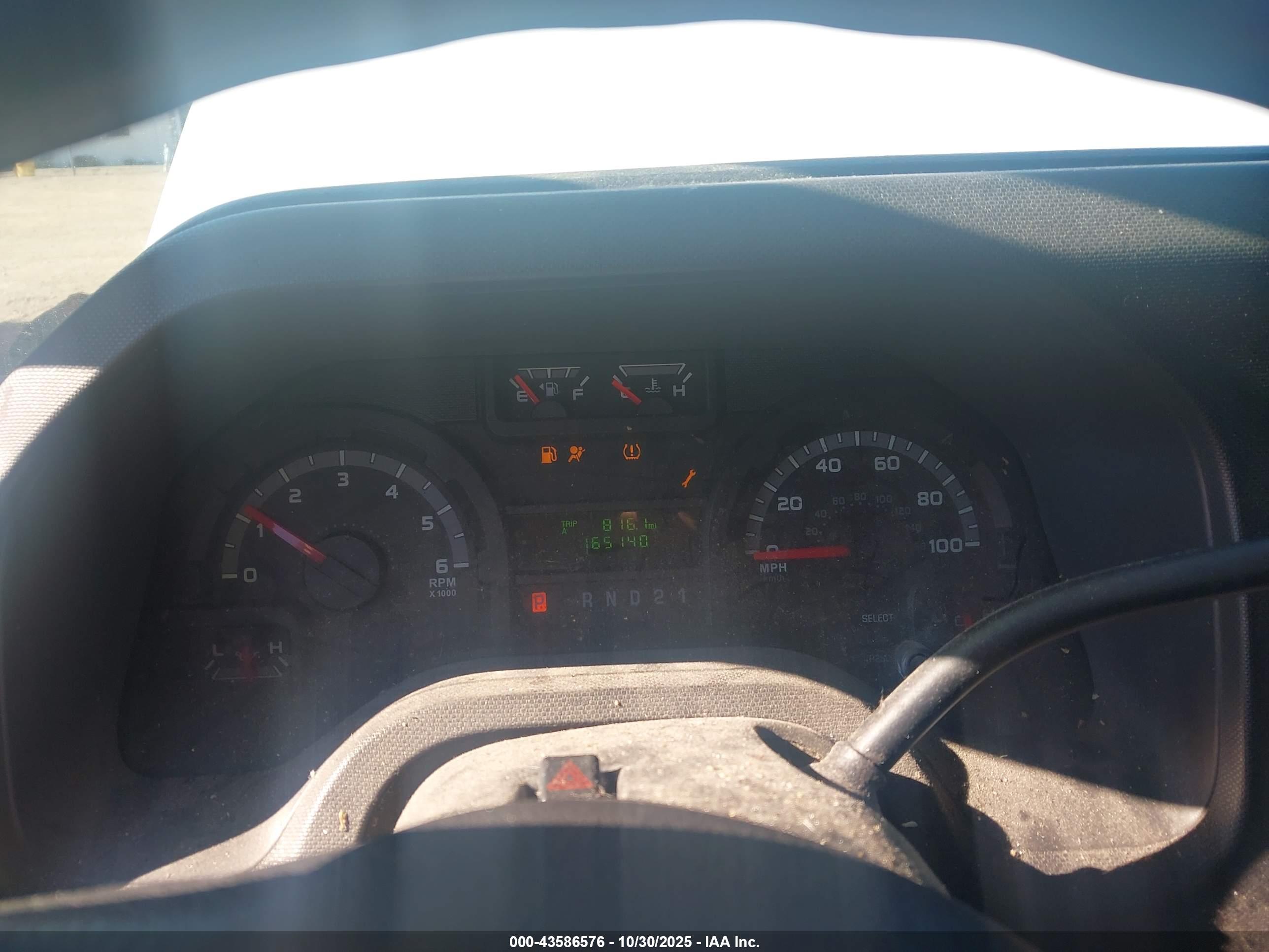 FORD E-150 image 7