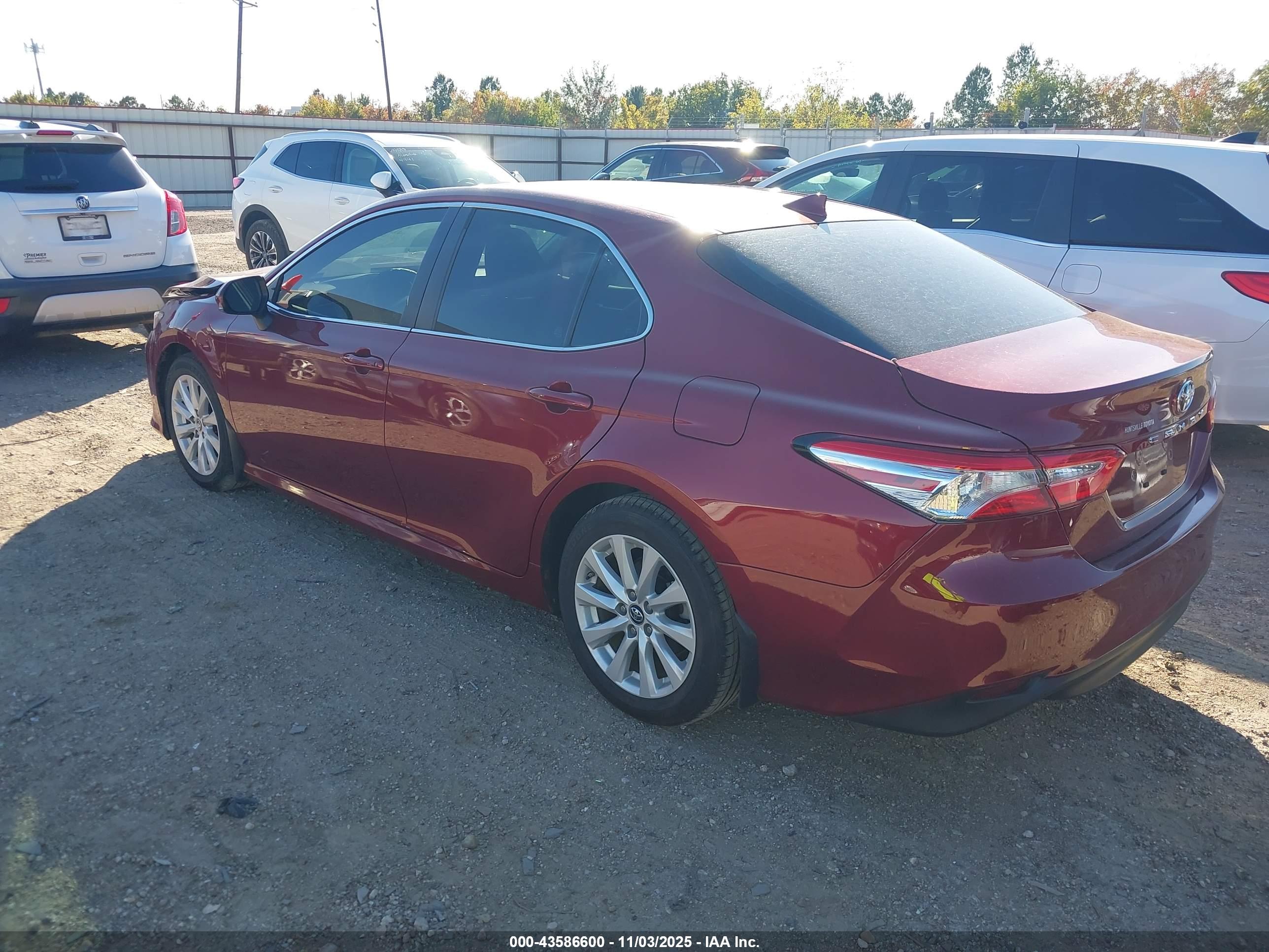 TOYOTA CAMRY image 3