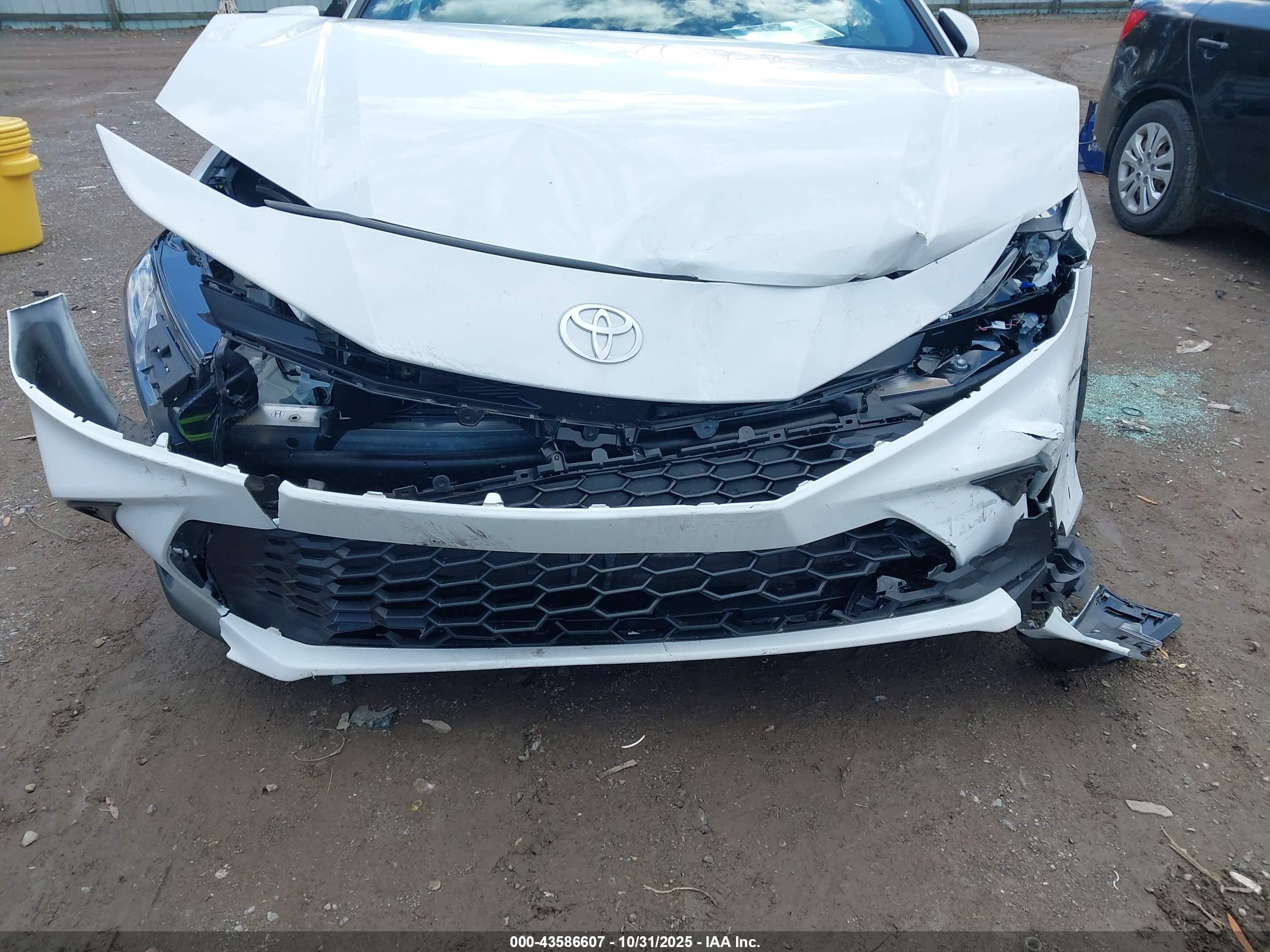 TOYOTA CAMRY image 6