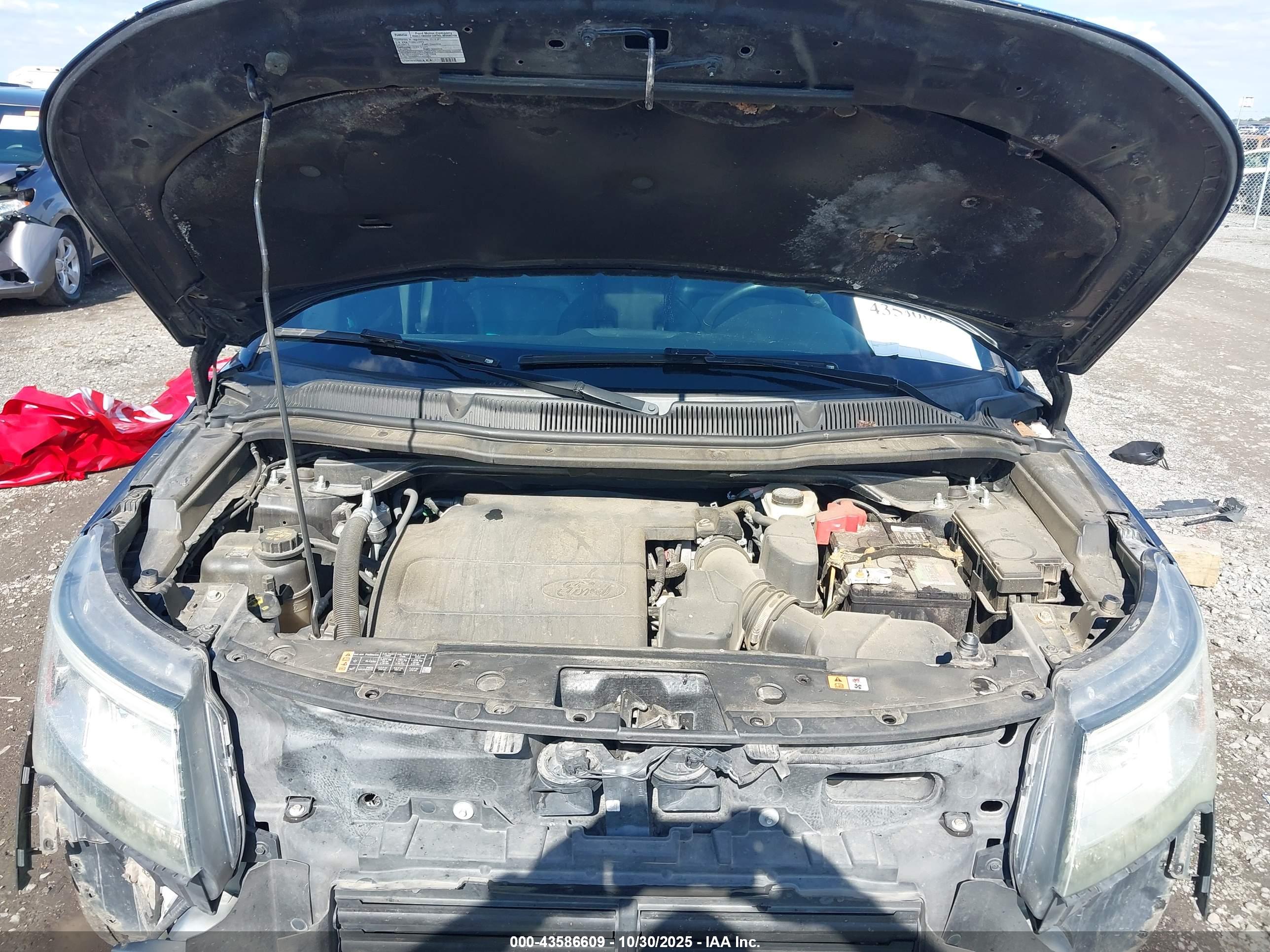 FORD EXPLORER image 10