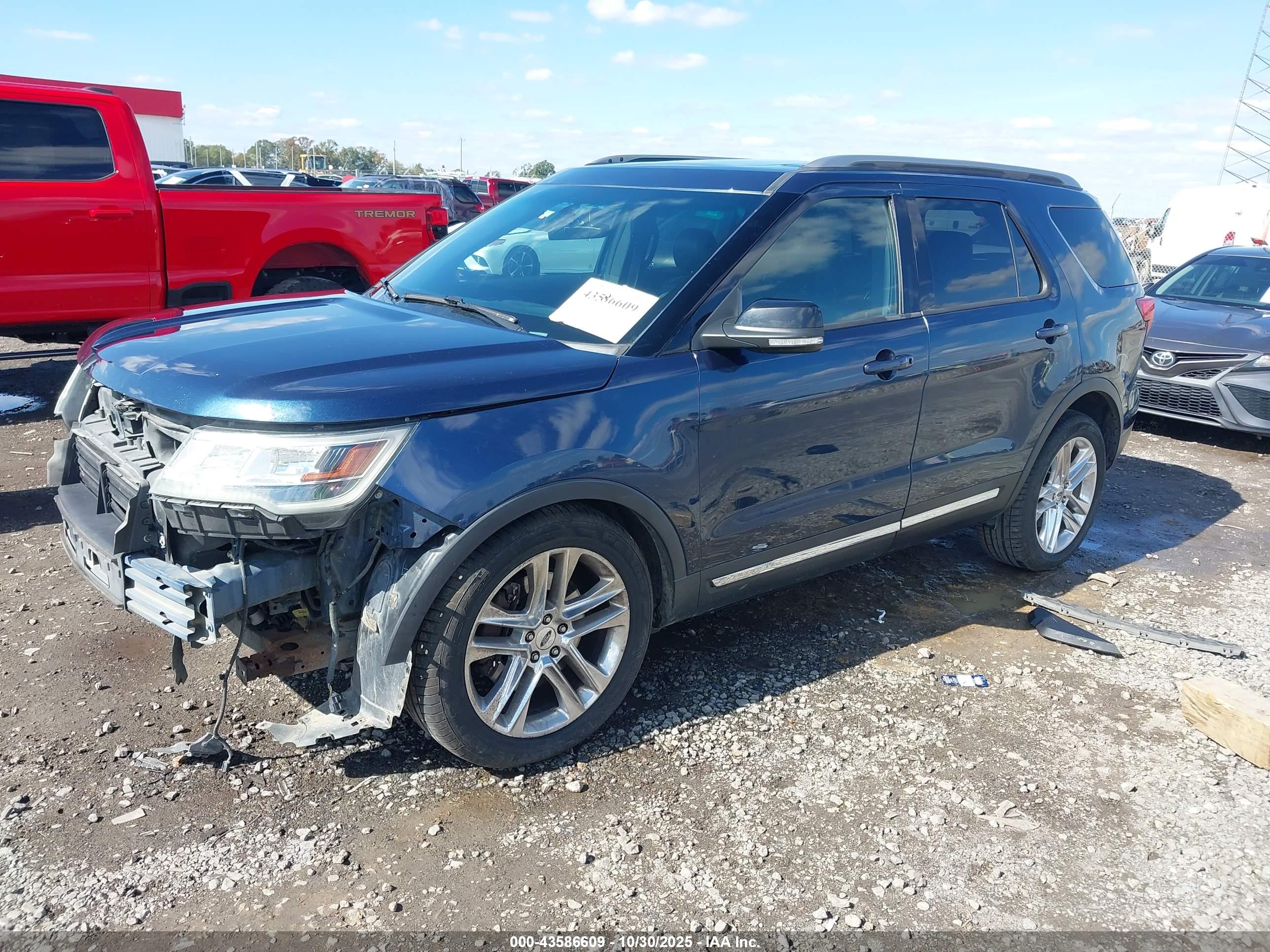 FORD EXPLORER image 2