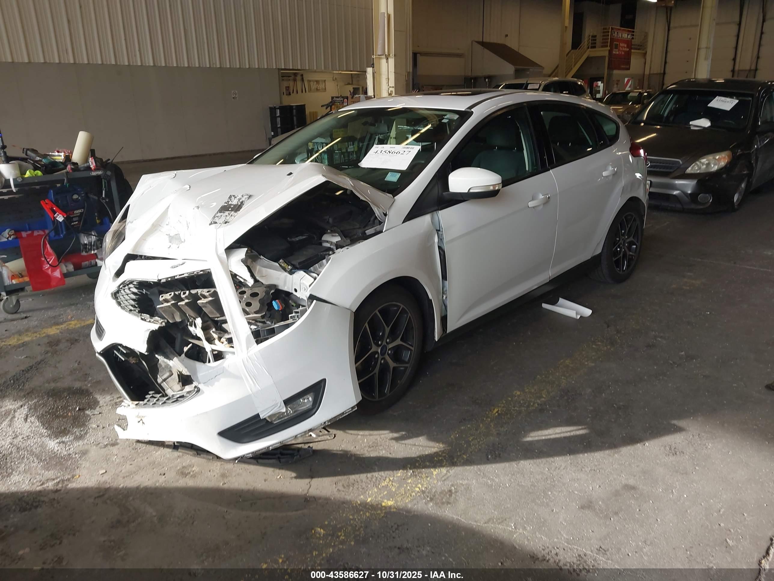 FORD FOCUS image 2