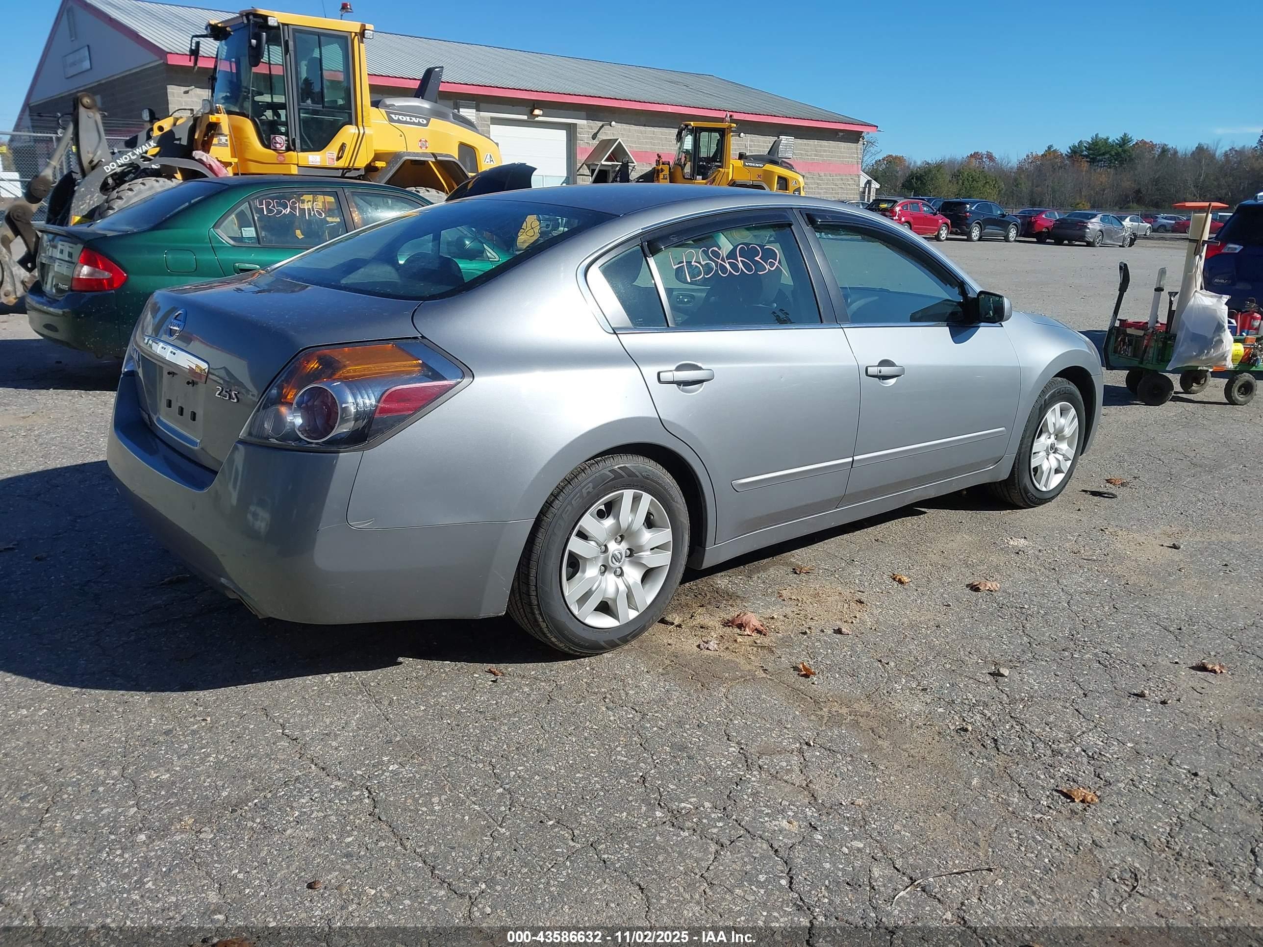 NISSAN ALTIMA image 4