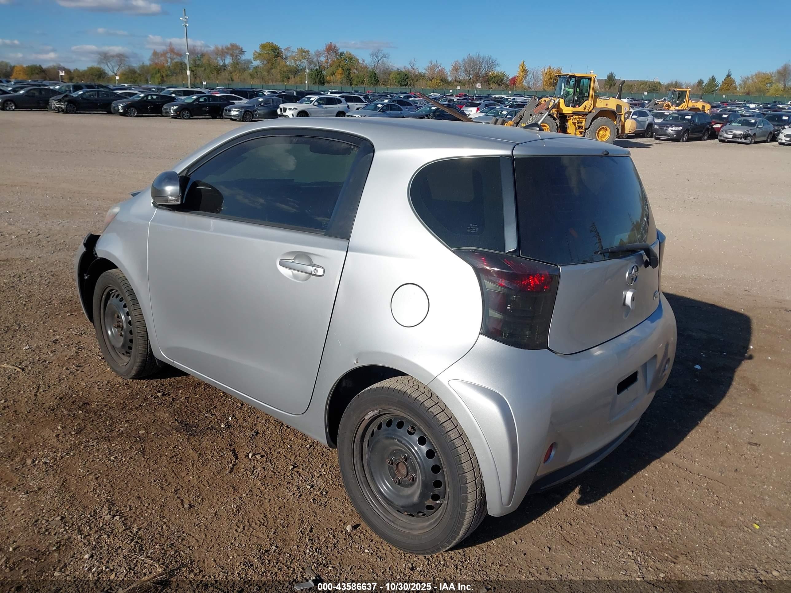 SCION IQ image 3