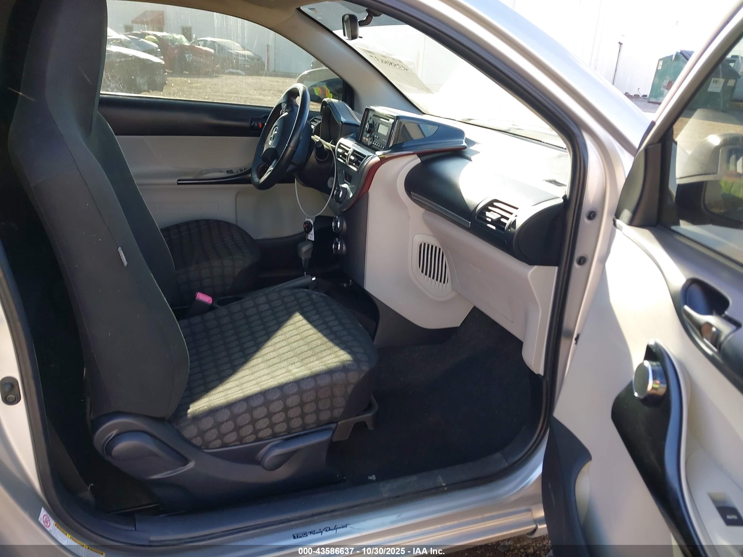 SCION IQ image 5
