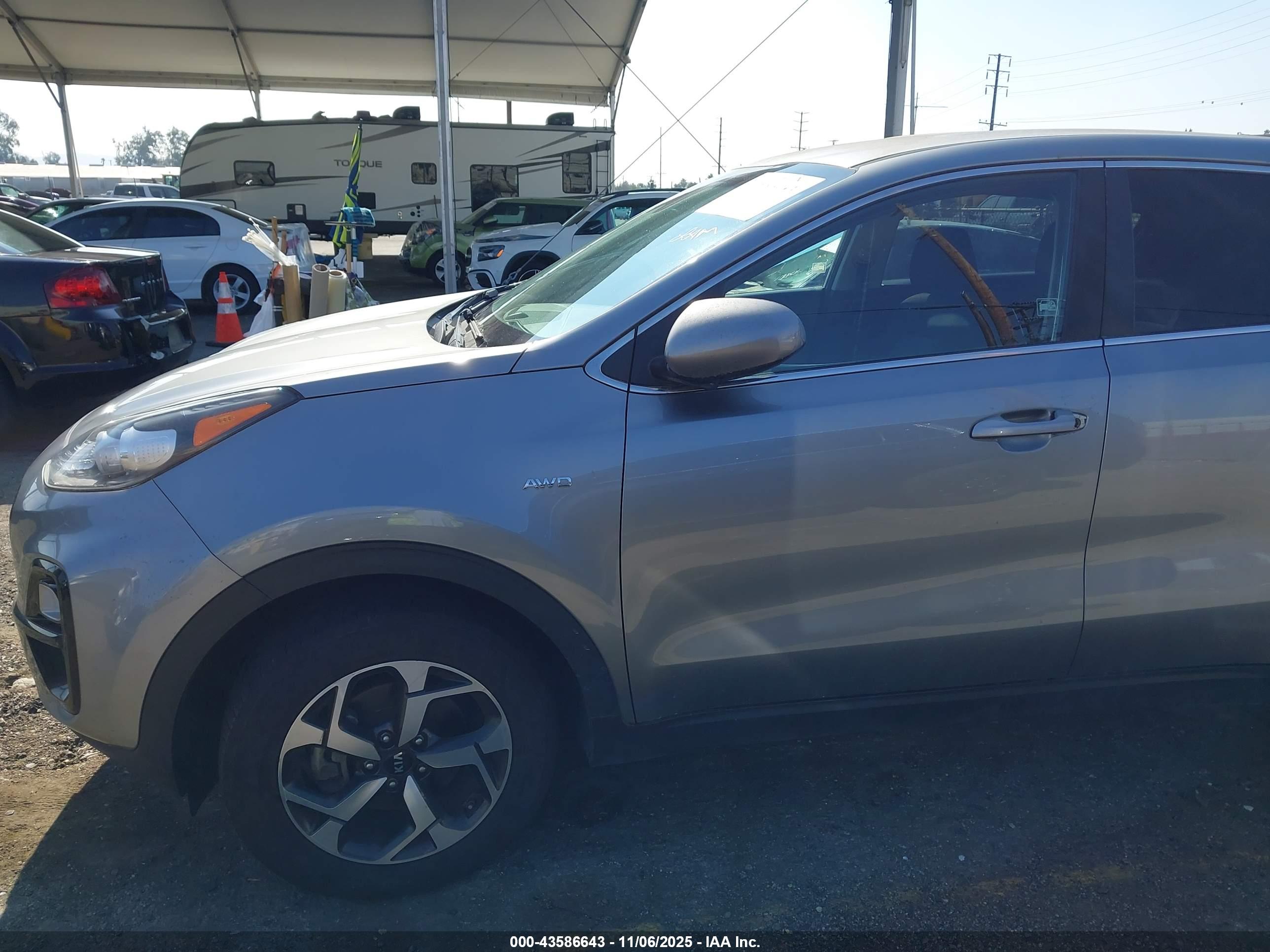 KIA SPORTAGE image 6