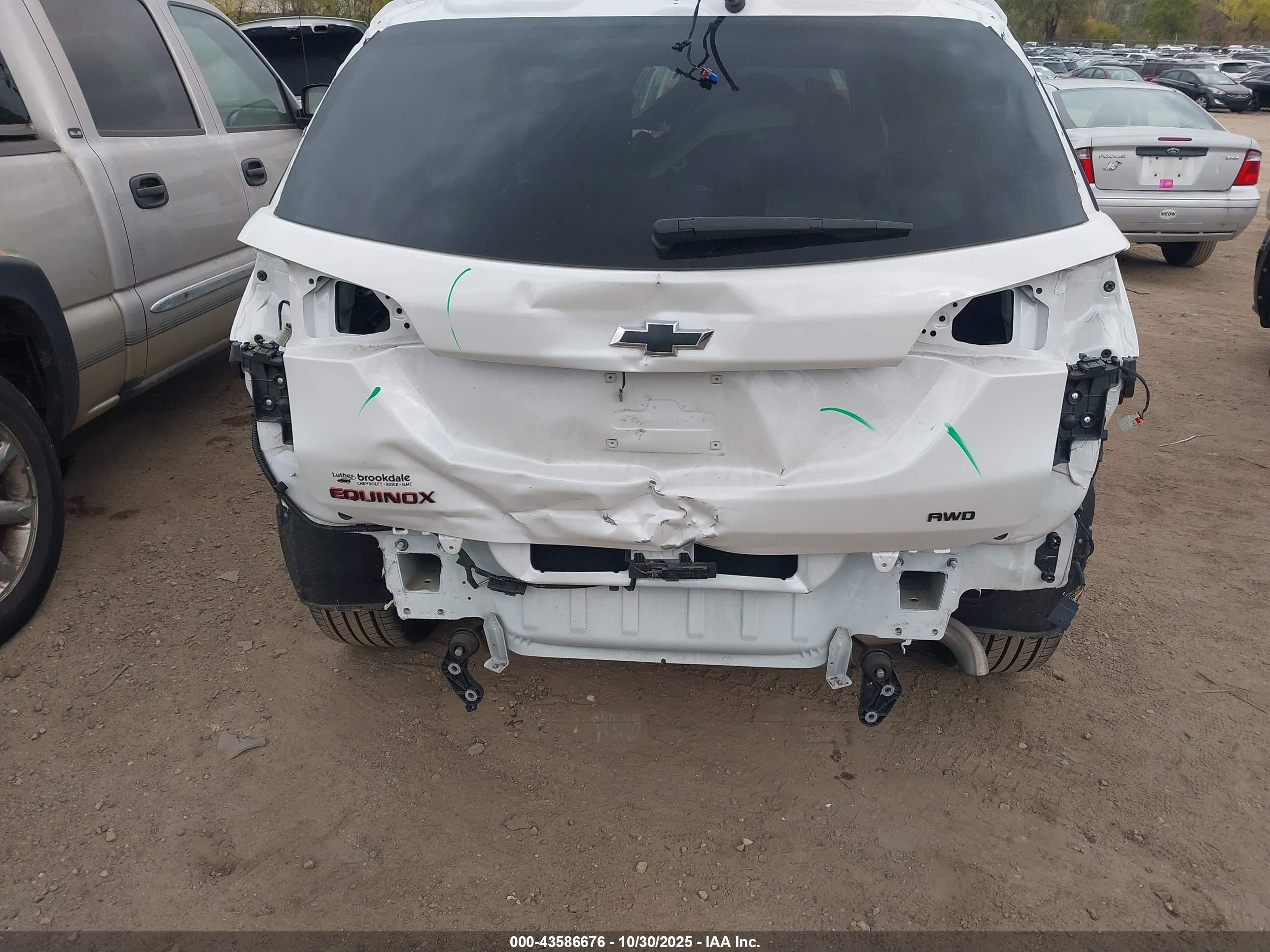 CHEVROLET EQUINOX image 6