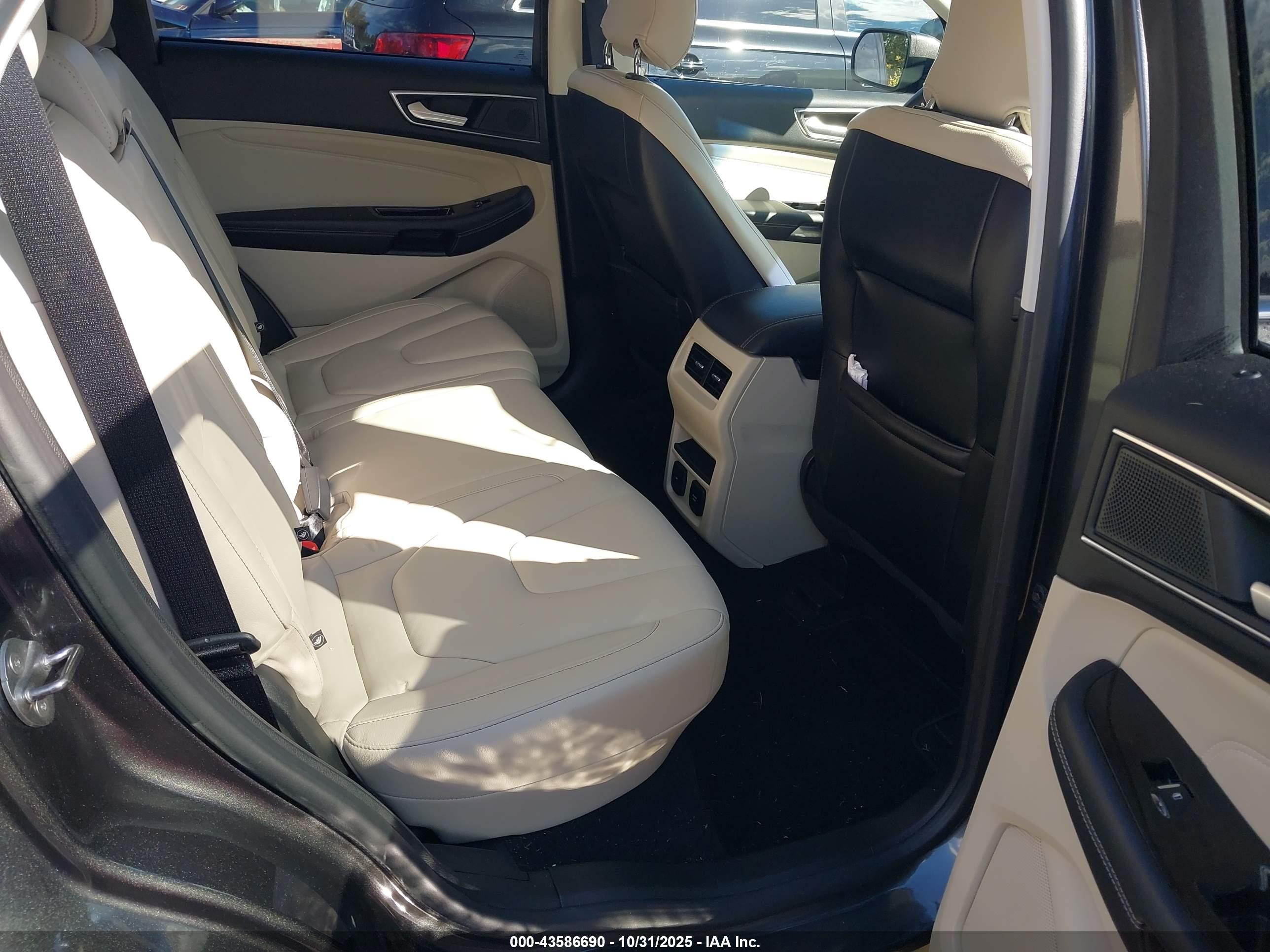 FORD EDGE image 8