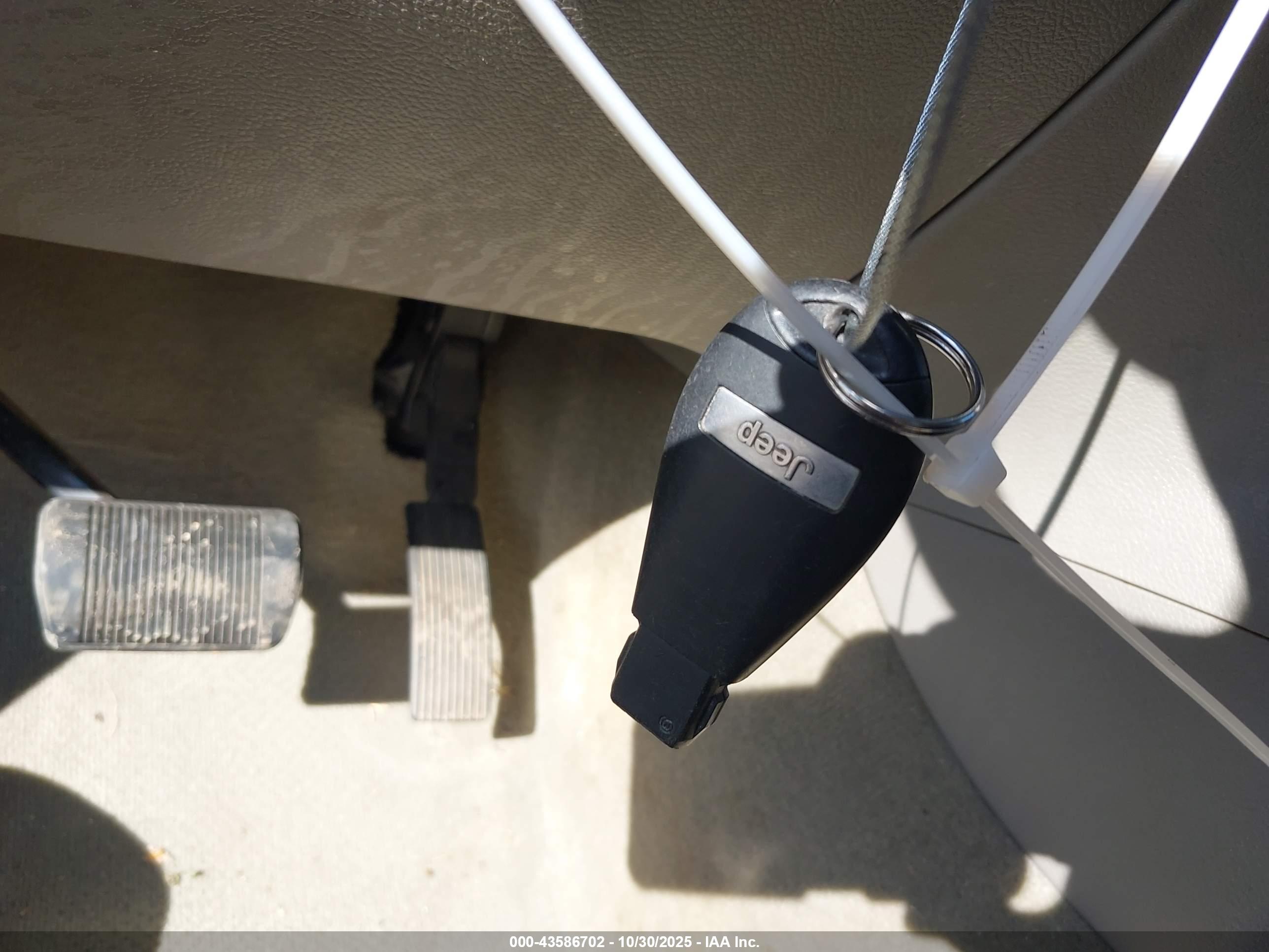 JEEP GRAND image 11